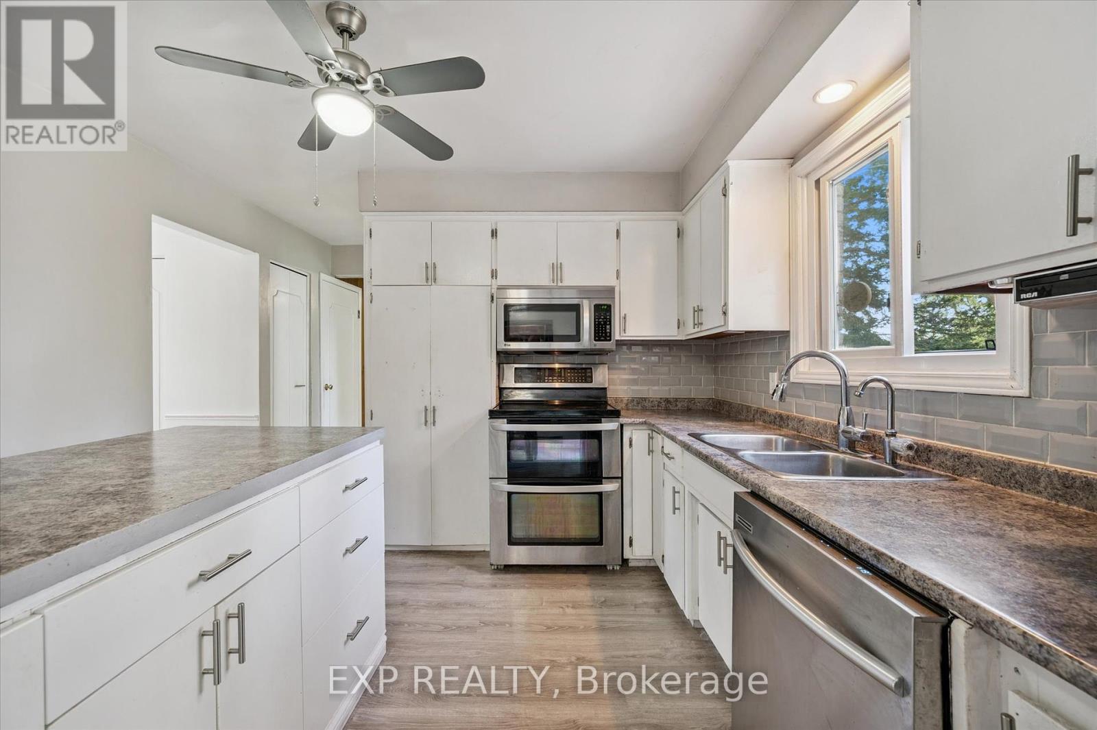 338 Ascot Place, Waterloo, Ontario  N2J 3V8 - Photo 12 - X12432479