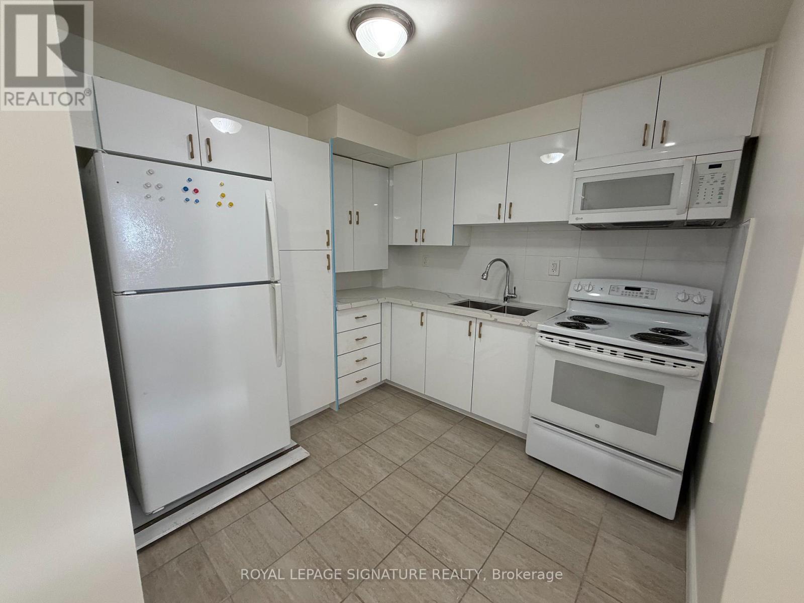 Bsmt - 61 Eagleglen Way, Hamilton, Ontario  L9B 0C5 - Photo 16 - X12432493