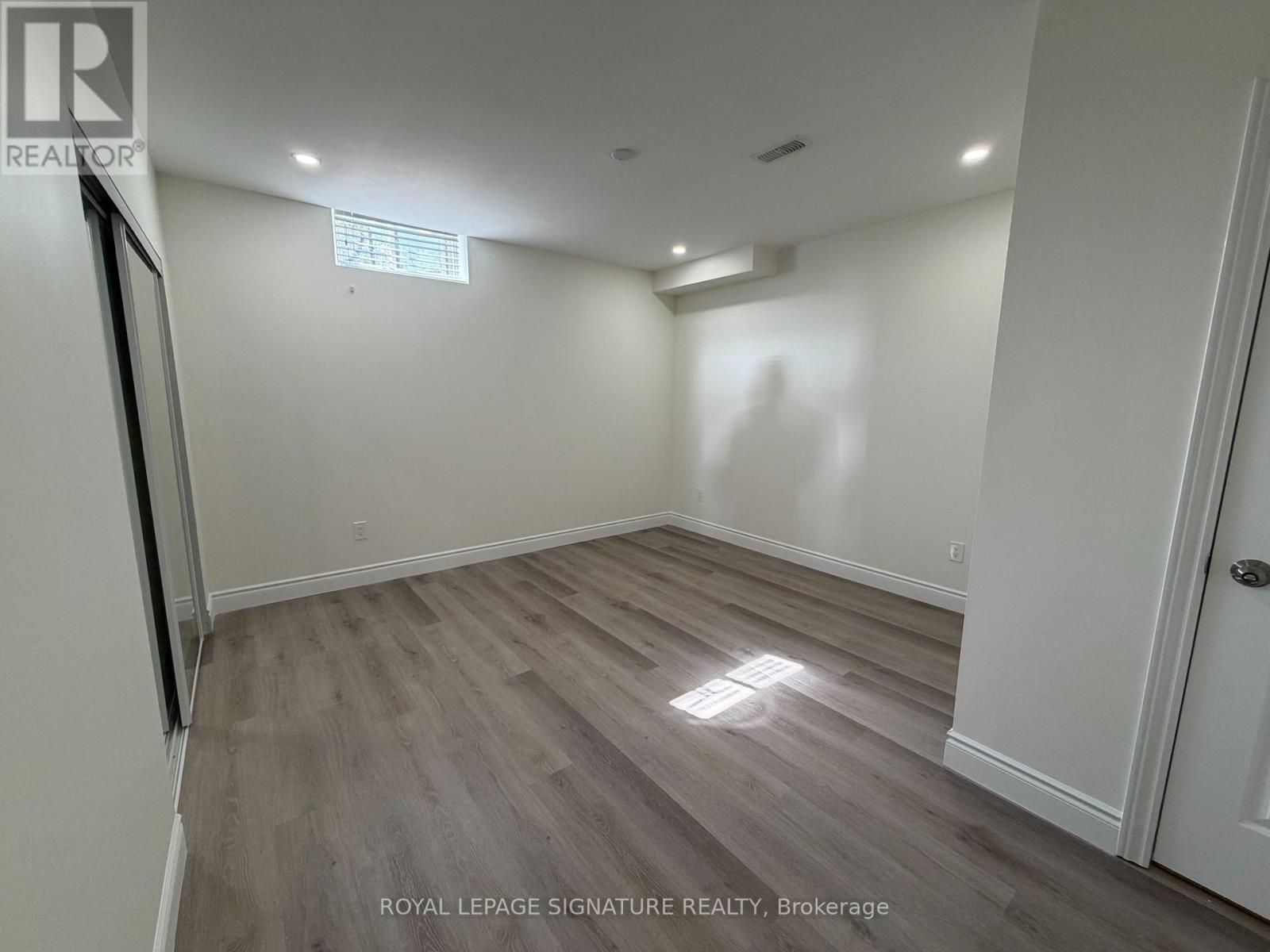 Bsmt - 61 Eagleglen Way, Hamilton, Ontario  L9B 0C5 - Photo 20 - X12432493