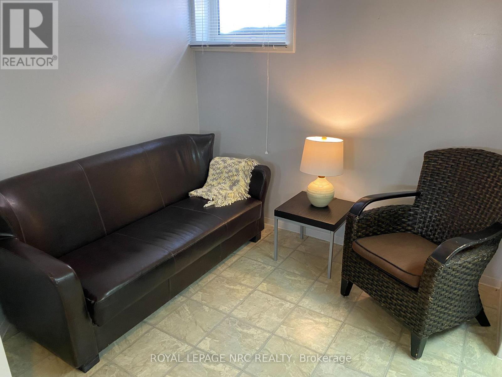 #2 - # 2 -102 Townline Rd. W. Road W, St. Catharines (Glendale/glenridge), Ontario  L2T 1P7 - Photo 7 - X12432625