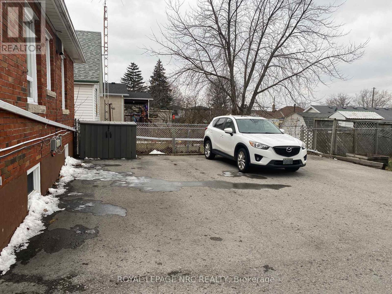 #2 - # 2 -102 Townline Rd. W. Road W, St. Catharines (Glendale/glenridge), Ontario  L2T 1P7 - Photo 15 - X12432625