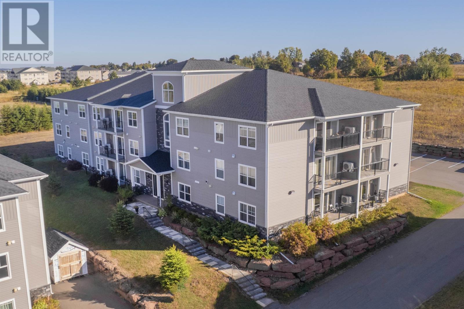 303 208 Shakespeare Drive, Hillcrest Condominiums, Stratford, Prince Edward Island  C1B 4B7 - Photo 1 - 202524606
