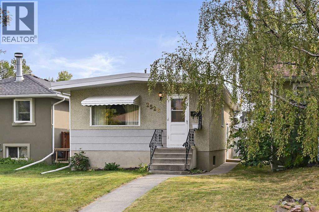 2528 17a Street Nw, Calgary, Alberta  T2M 3S6 - Photo 3 - A2252209