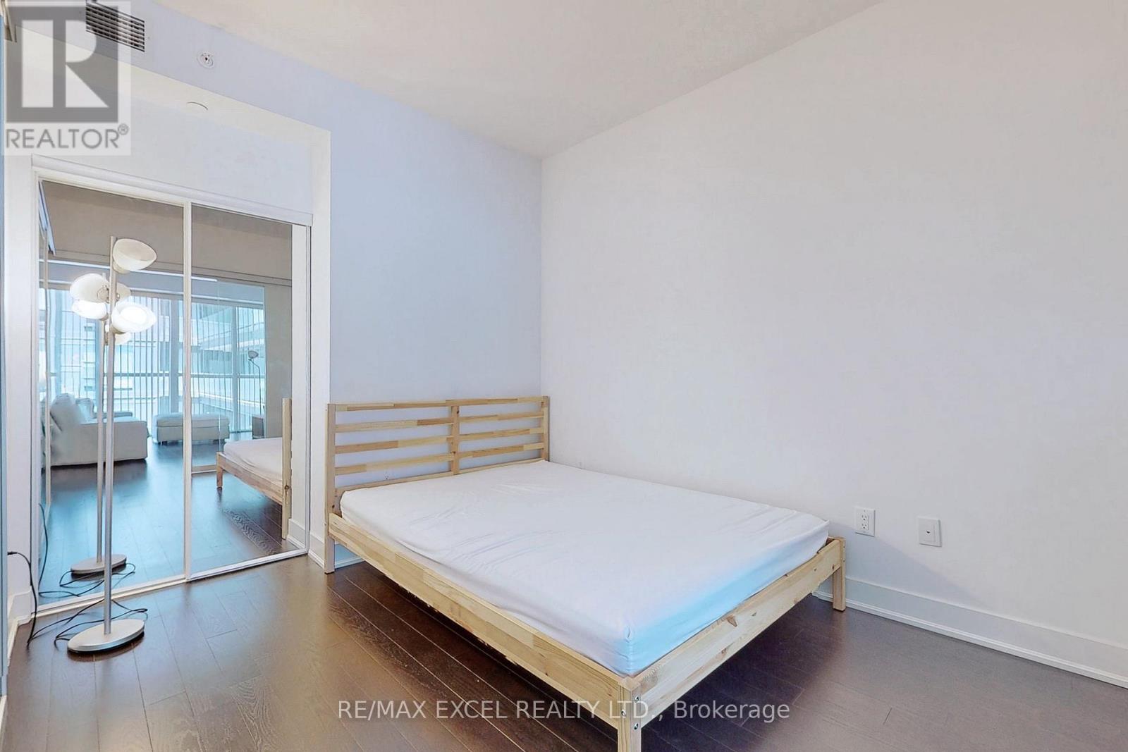 404 - 955 Bay Street, Toronto, Ontario  M5S 0C6 - Photo 14 - C12432509