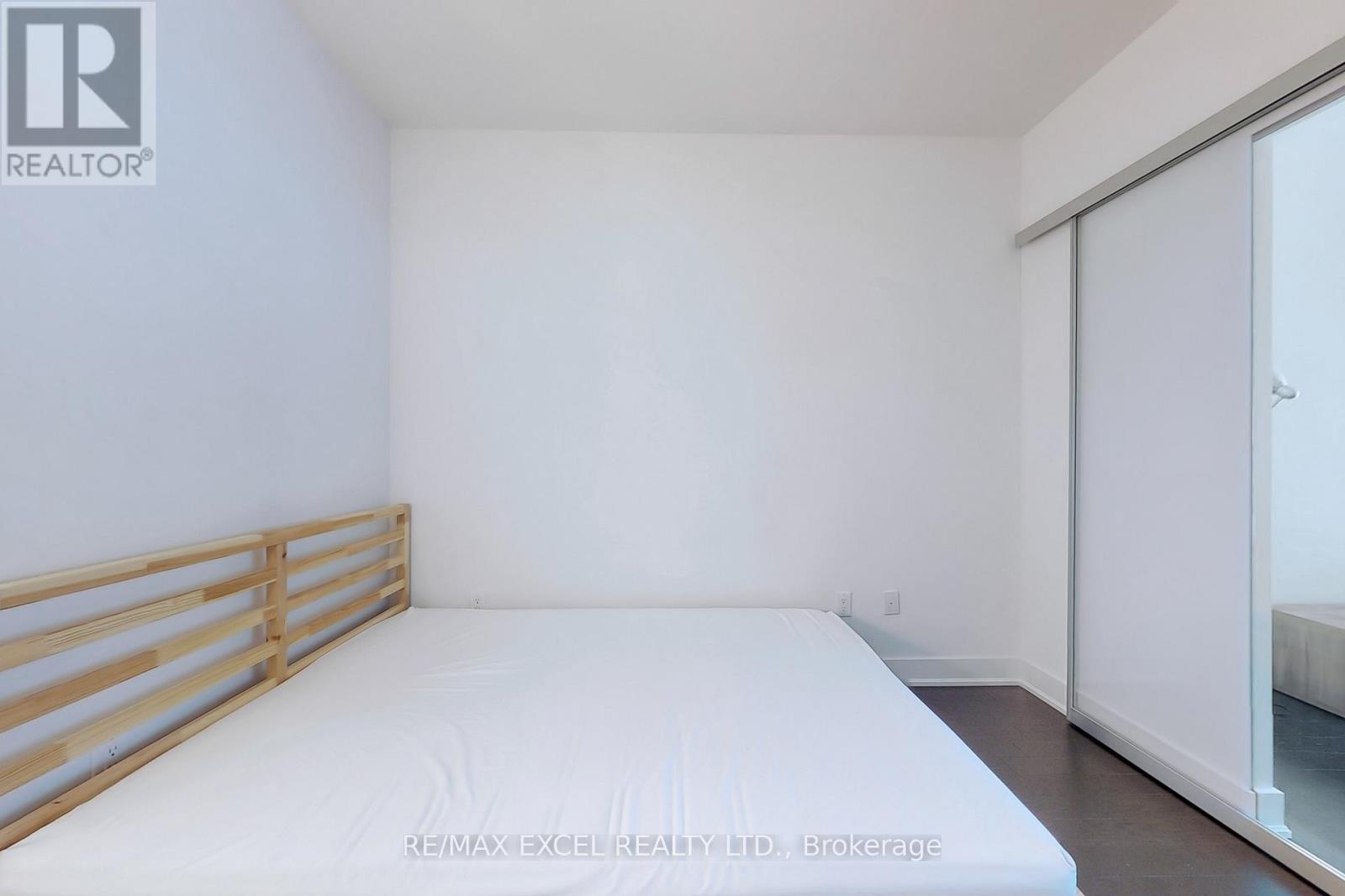 404 - 955 Bay Street, Toronto, Ontario  M5S 0C6 - Photo 15 - C12432509