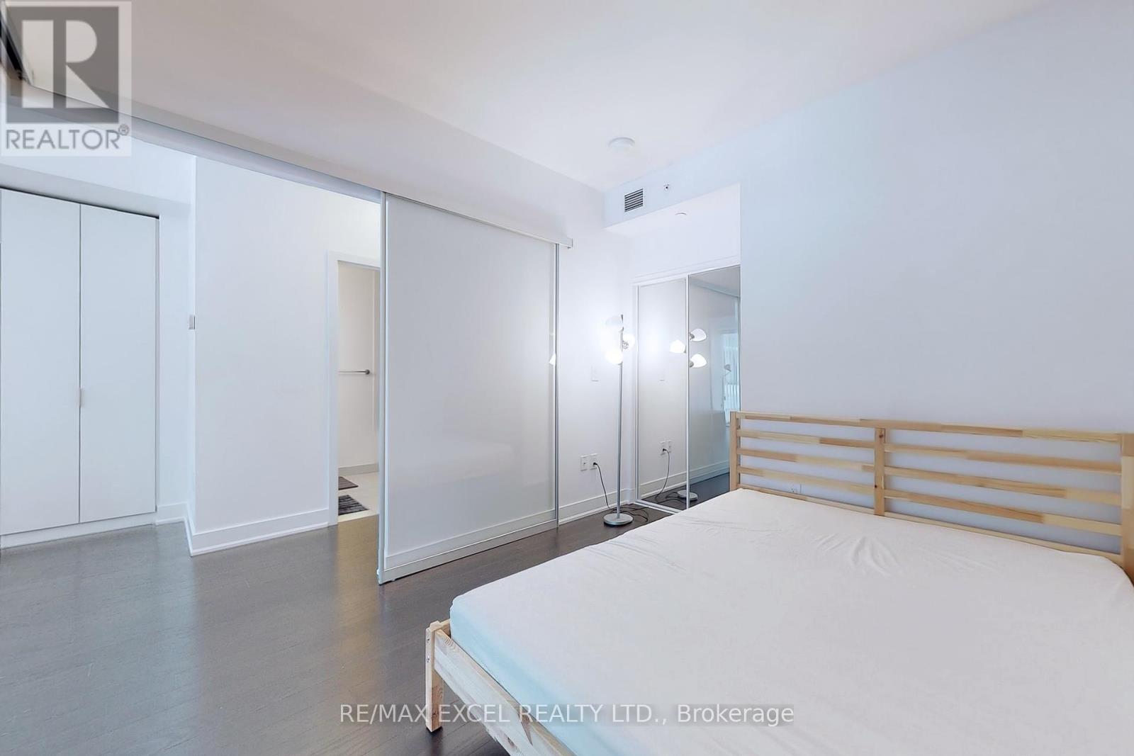 404 - 955 Bay Street, Toronto, Ontario  M5S 0C6 - Photo 16 - C12432509