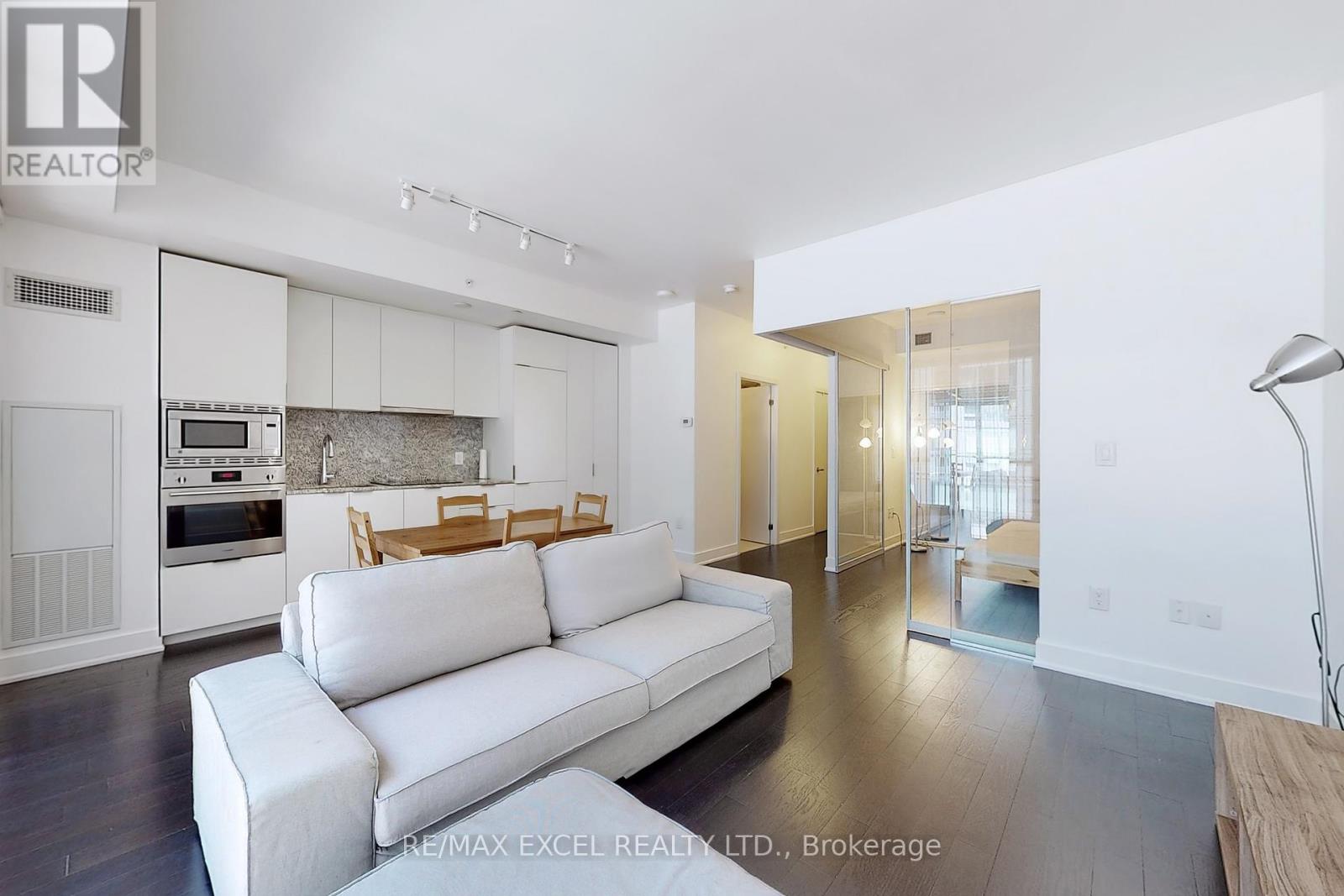 404 - 955 Bay Street, Toronto, Ontario  M5S 0C6 - Photo 5 - C12432509