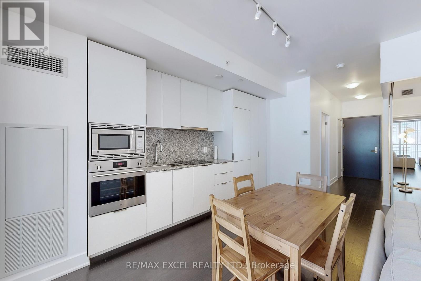 404 - 955 Bay Street, Toronto, Ontario  M5S 0C6 - Photo 8 - C12432509