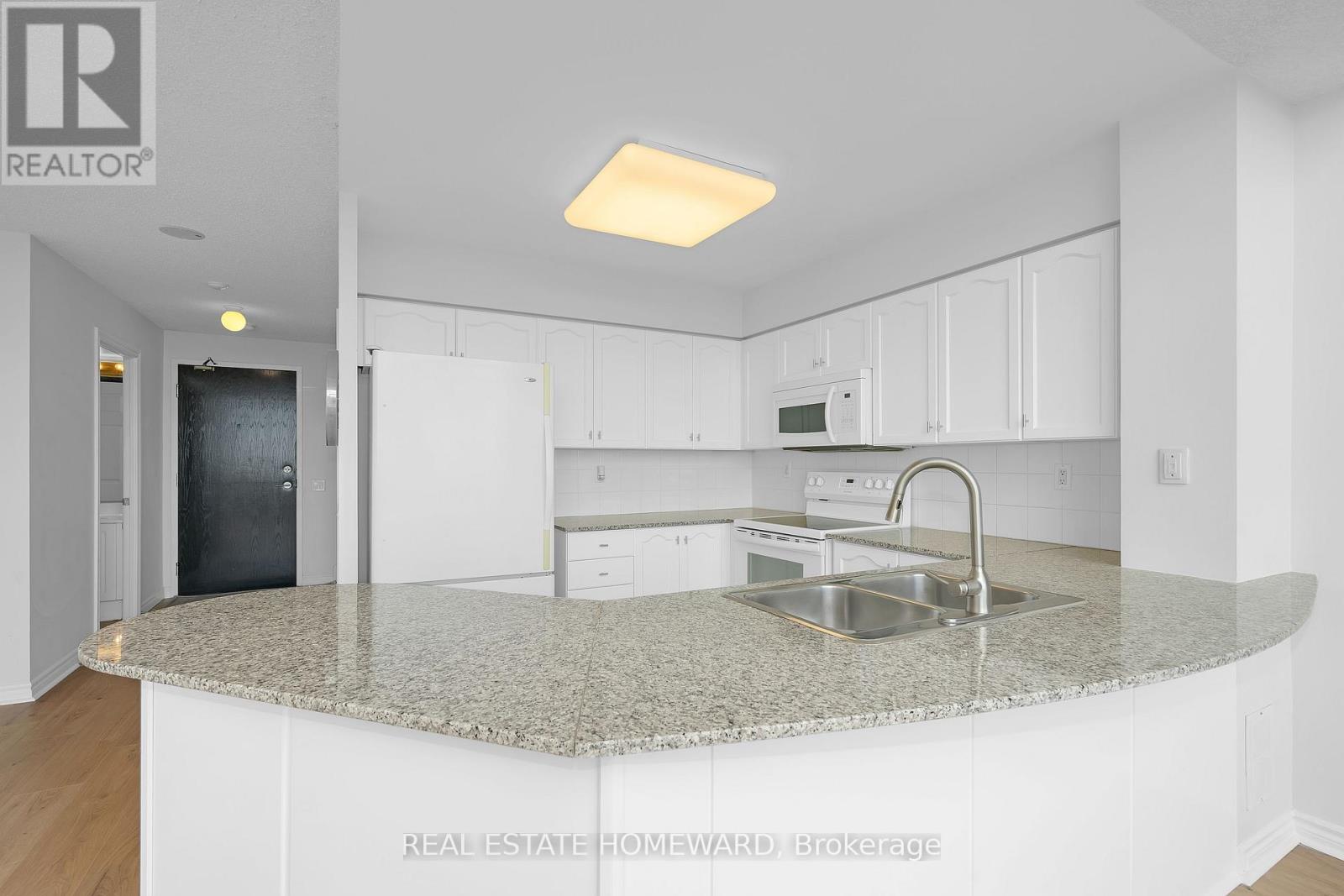 812 - 1720 Eglinton Avenue E, Toronto, Ontario  M4A 2X8 - Photo 13 - C12432539