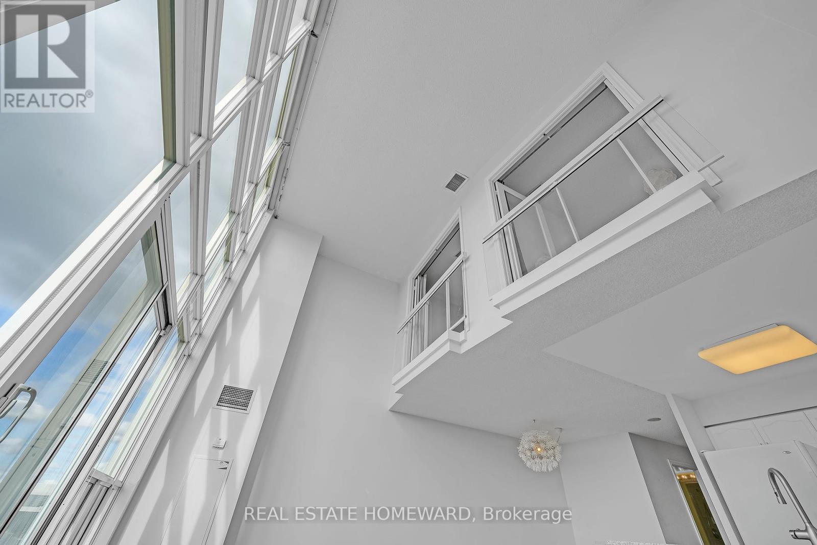 812 - 1720 Eglinton Avenue E, Toronto, Ontario  M4A 2X8 - Photo 16 - C12432539