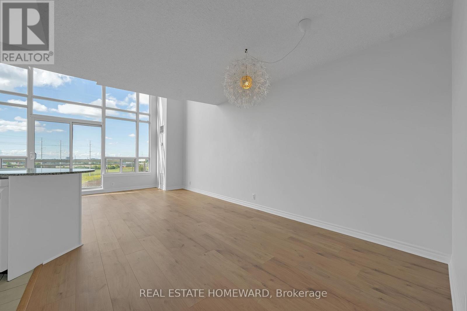812 - 1720 Eglinton Avenue E, Toronto, Ontario  M4A 2X8 - Photo 6 - C12432539