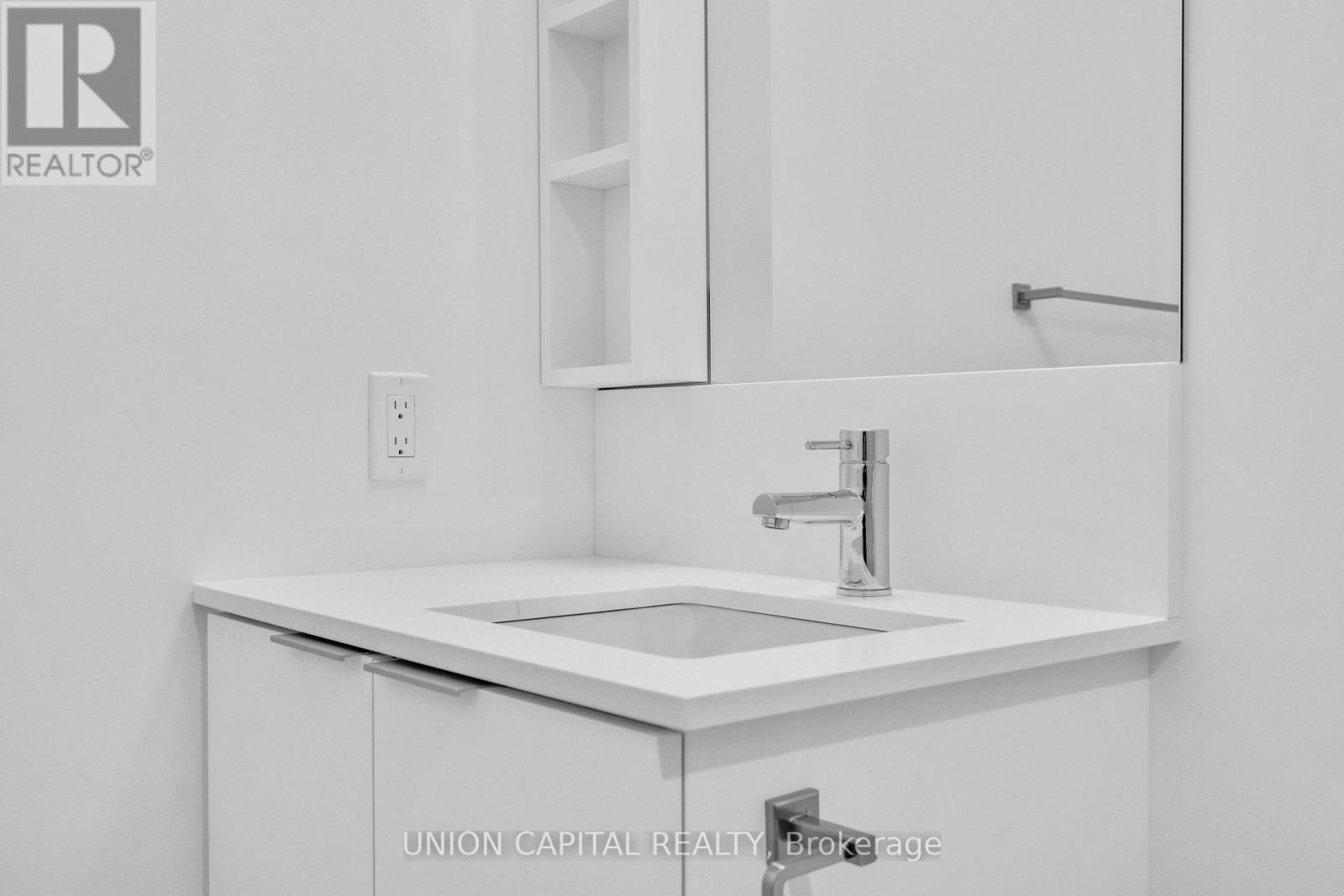 Lph02 - 8 Wellesley St W Street, Toronto, Ontario  M4Y 0J5 - Photo 28 - C12432558