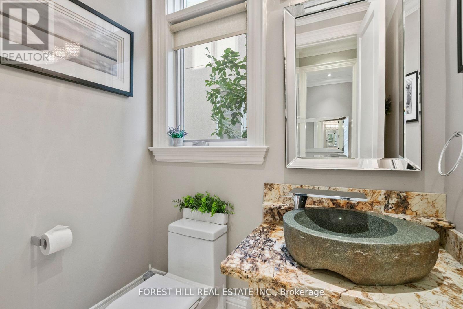 669 Bedford Park Avenue, Toronto, Ontario  M5M 1K4 - Photo 17 - C12432571