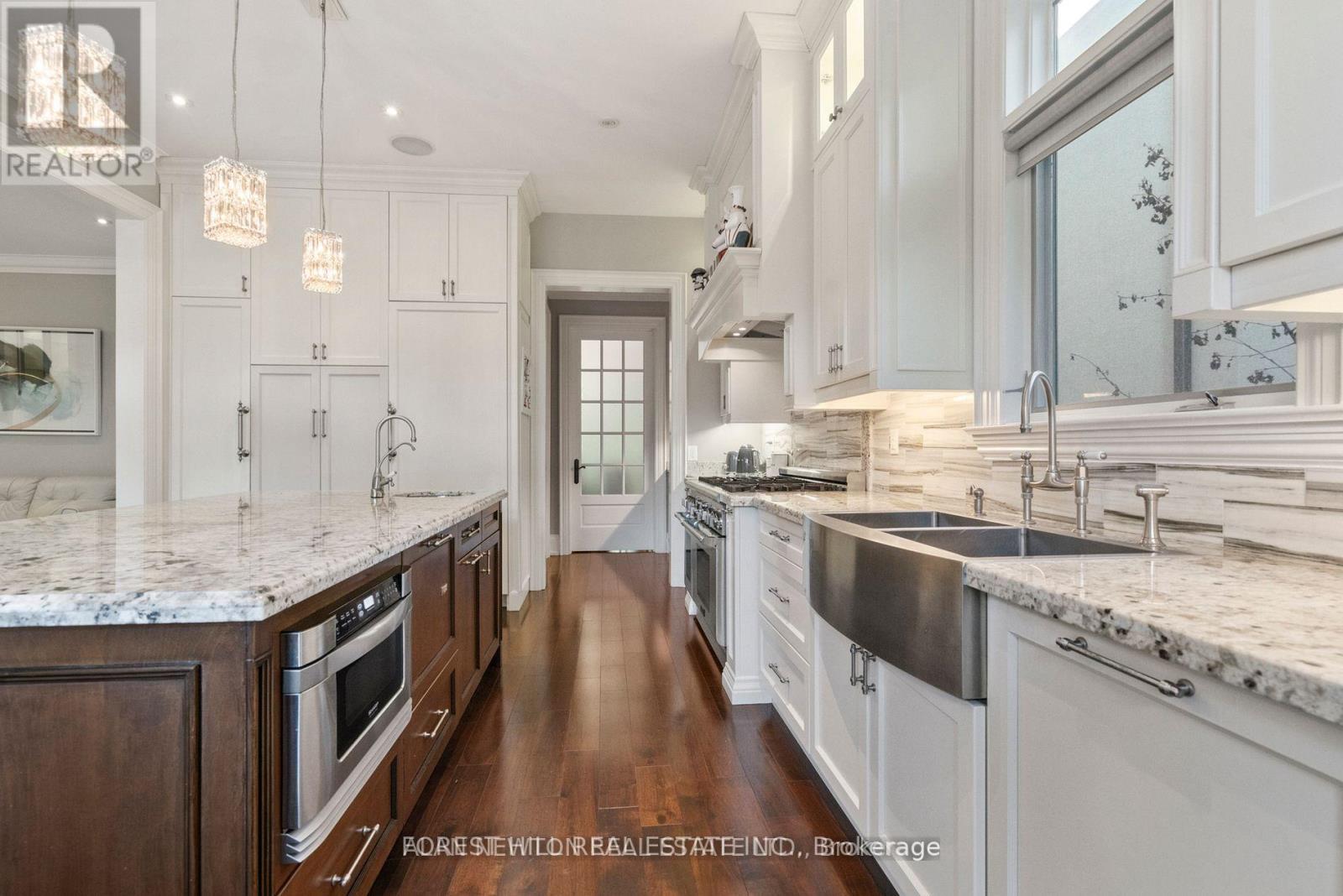 669 Bedford Park Avenue, Toronto, Ontario  M5M 1K4 - Photo 18 - C12432571