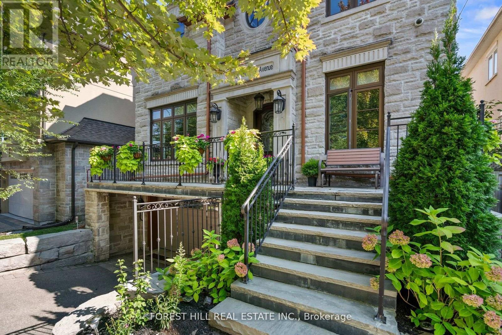 669 Bedford Park Avenue, Toronto, Ontario  M5M 1K4 - Photo 3 - C12432571