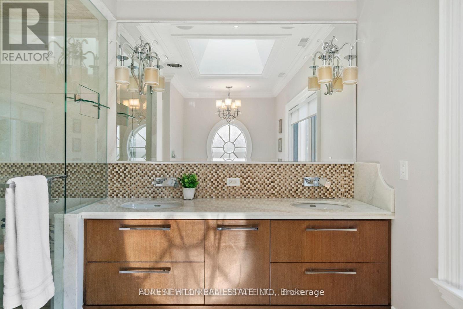 669 Bedford Park Avenue, Toronto, Ontario  M5M 1K4 - Photo 34 - C12432571