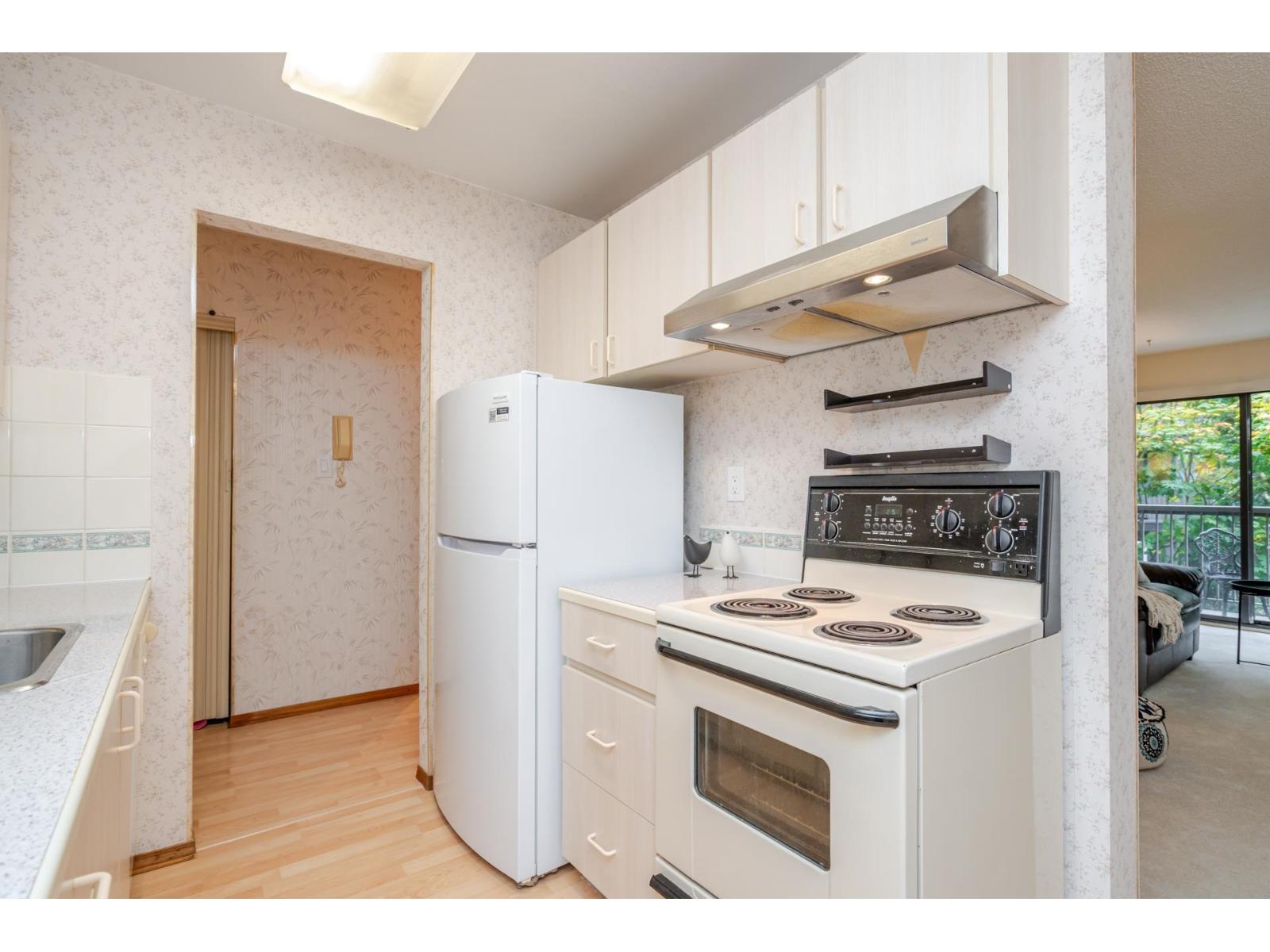 208 15020 North Bluff Road, White Rock, British Columbia  V4B 5A4 - Photo 16 - R3053101