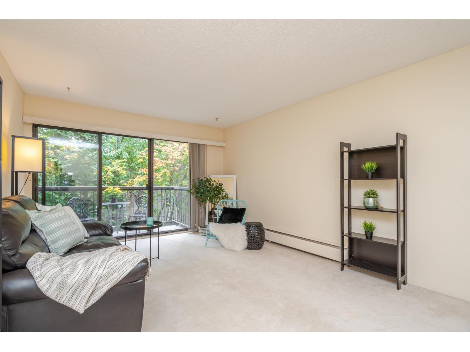 208 15020 North Bluff Road, White Rock, British Columbia  V4B 5A4 - Photo 9 - R3053101
