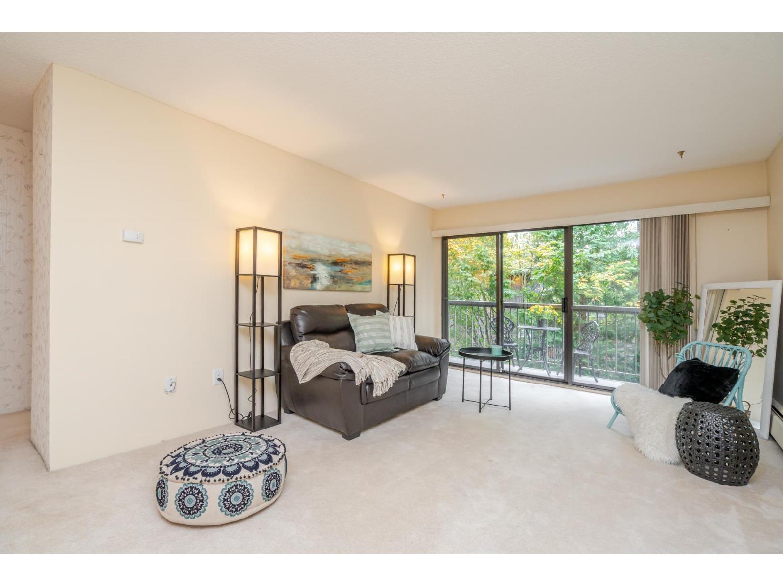 208 15020 North Bluff Road, White Rock, British Columbia  V4B 5A4 - Photo 8 - R3053101