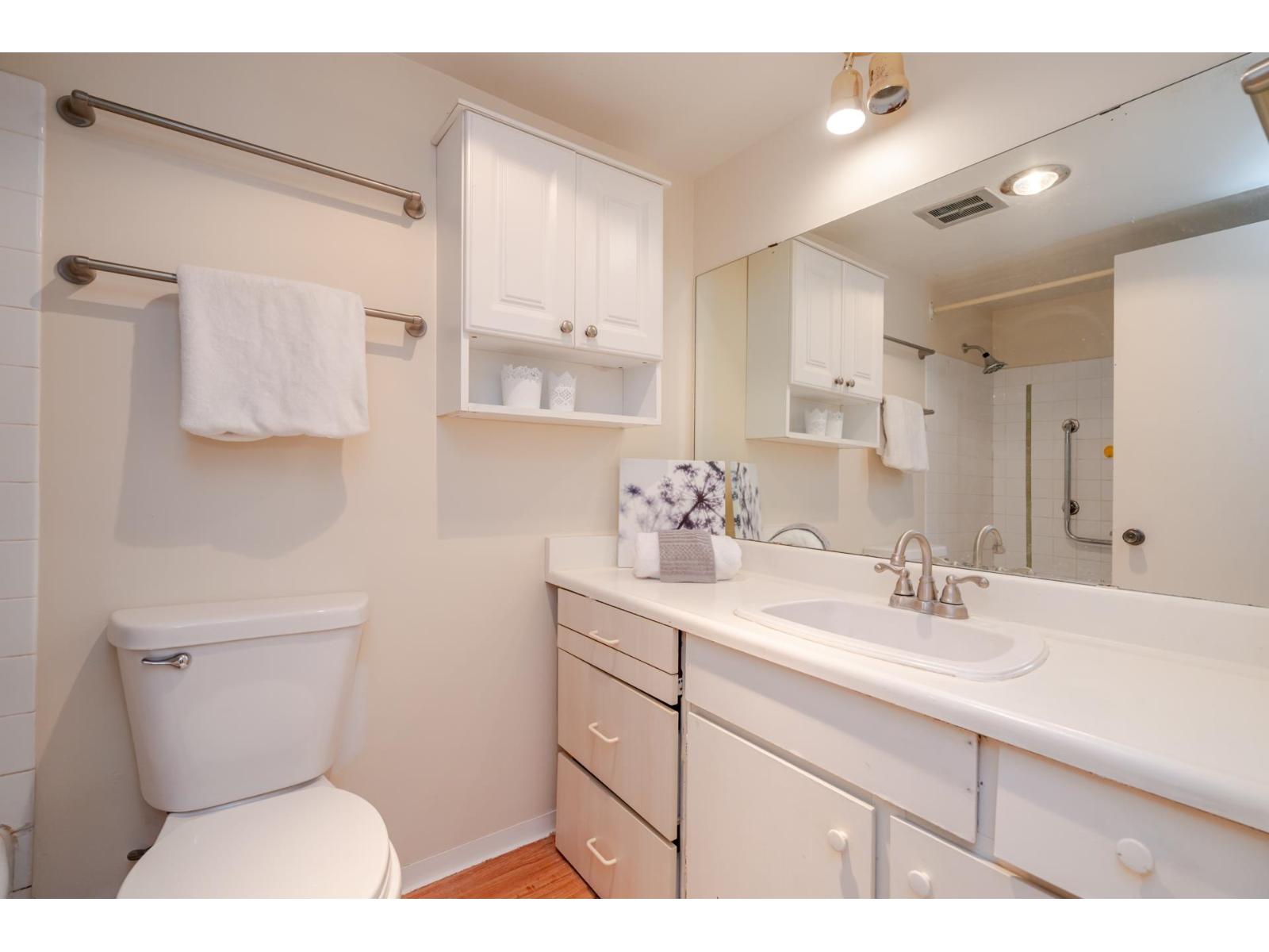 208 15020 North Bluff Road, White Rock, British Columbia  V4B 5A4 - Photo 22 - R3053101