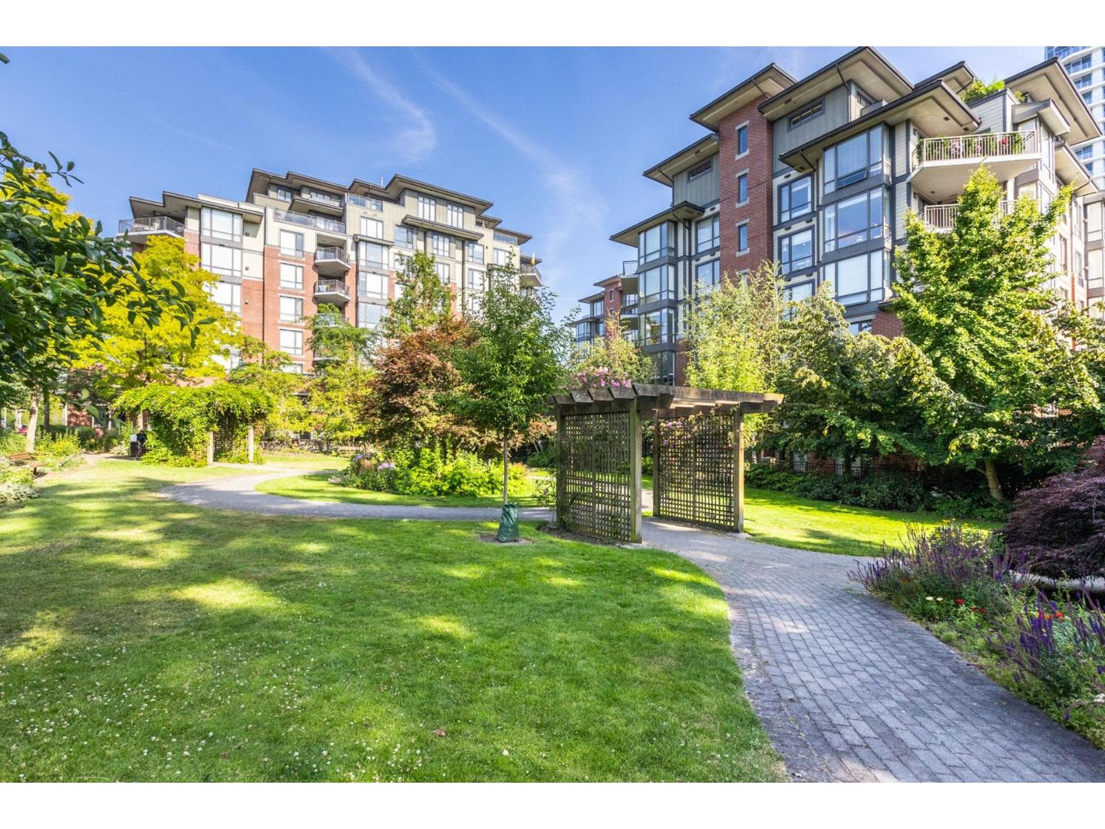 208 15020 North Bluff Road, White Rock, British Columbia  V4B 5A4 - Photo 36 - R3053101