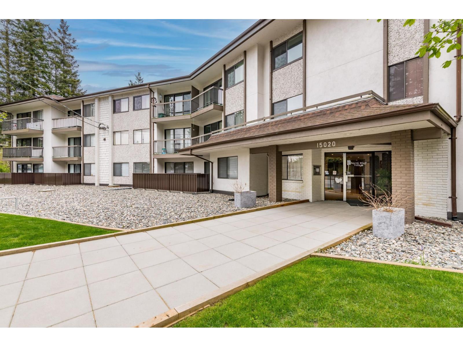208 15020 North Bluff Road, White Rock, British Columbia  V4B 5A4 - Photo 2 - R3053101