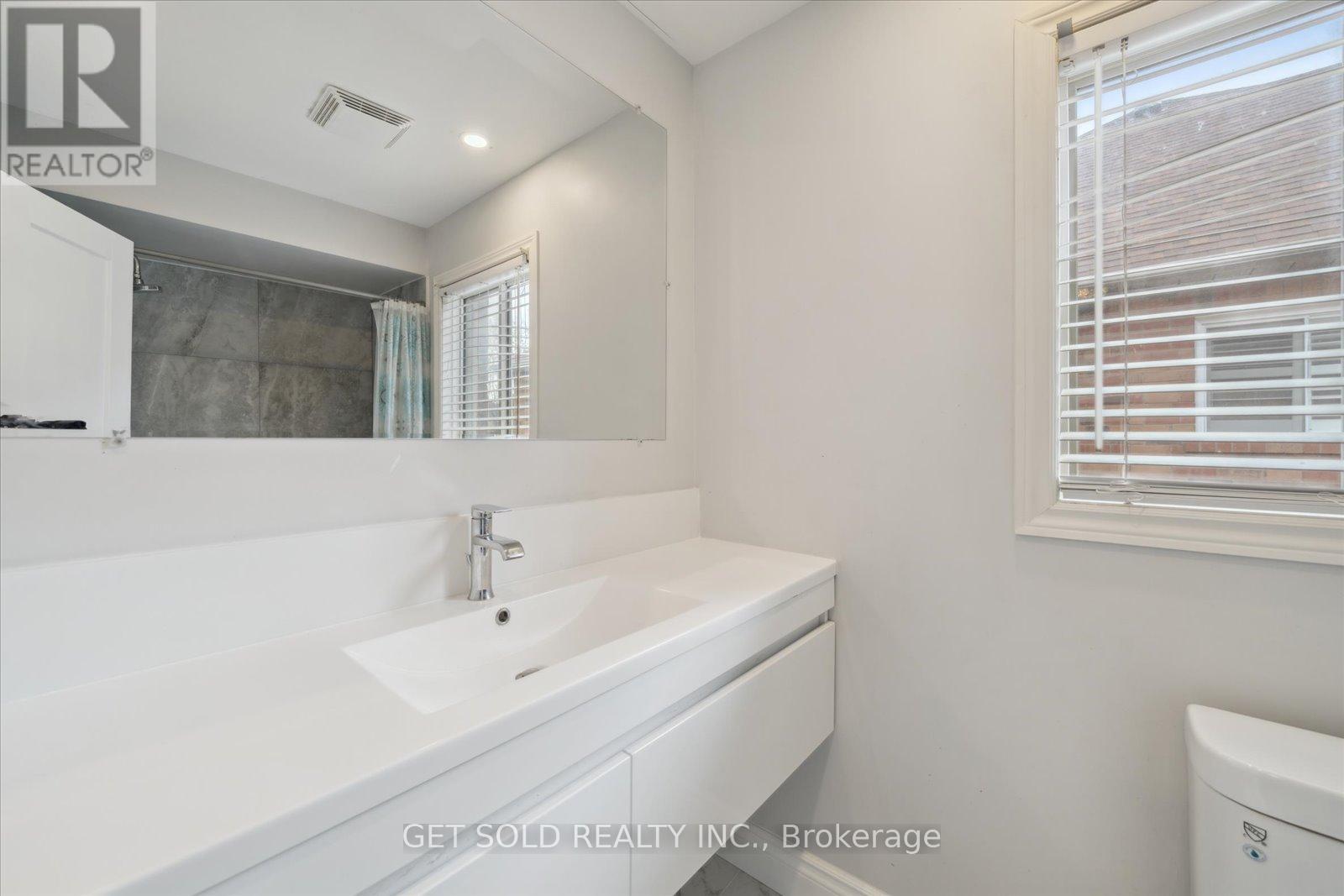 1 Mckie Court, Ajax, Ontario  L1T 3Z6 - Photo 33 - E12432570