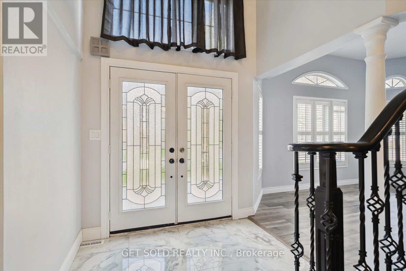 1 Mckie Court, Ajax, Ontario  L1T 3Z6 - Photo 7 - E12432570