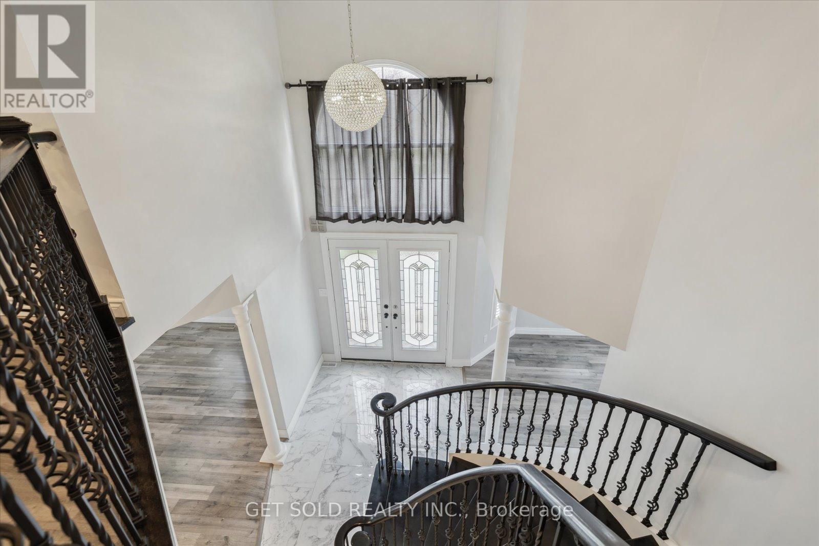 1 Mckie Court, Ajax, Ontario  L1T 3Z6 - Photo 9 - E12432570