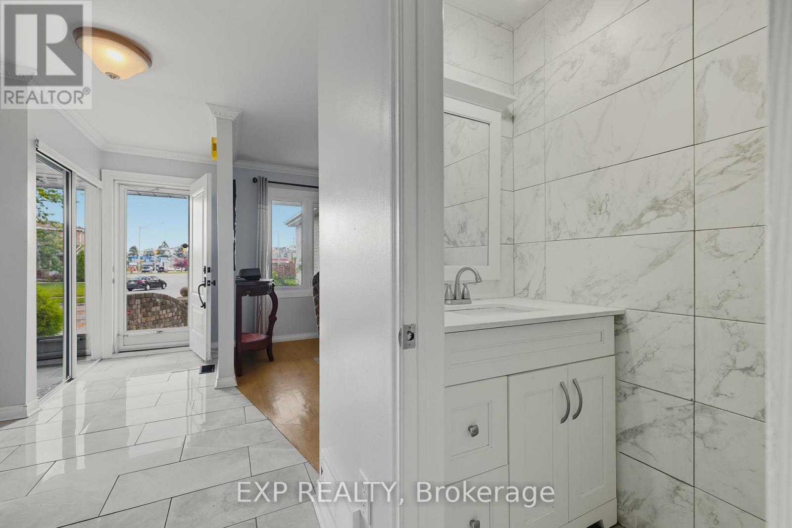 2 Blackburn Crescent, Ajax, Ontario  L1S 5Z2 - Photo 9 - E12432579