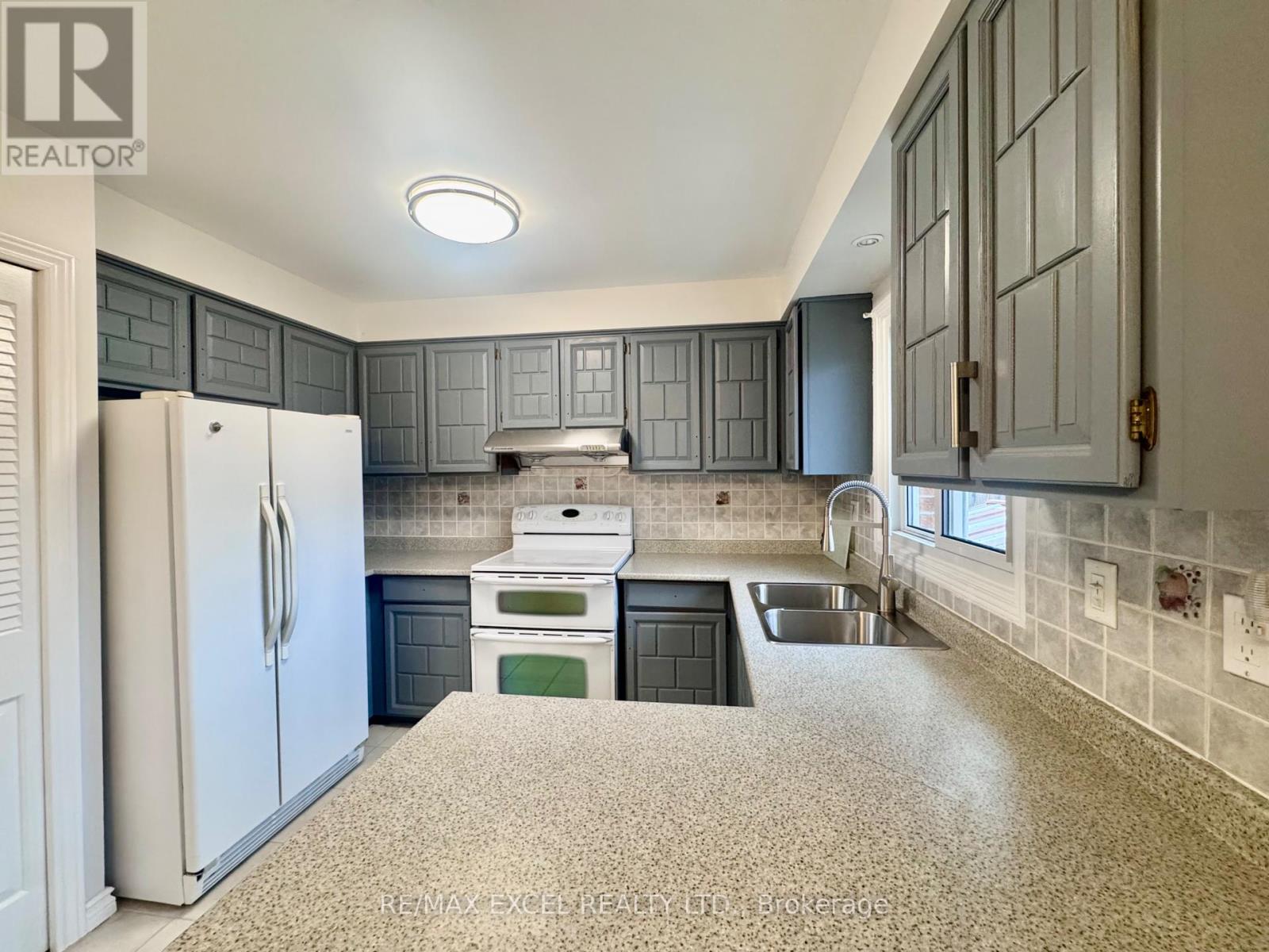 Upper - 63 Hornshill Drive, Toronto, Ontario  M1S 3J3 - Photo 10 - E12432627