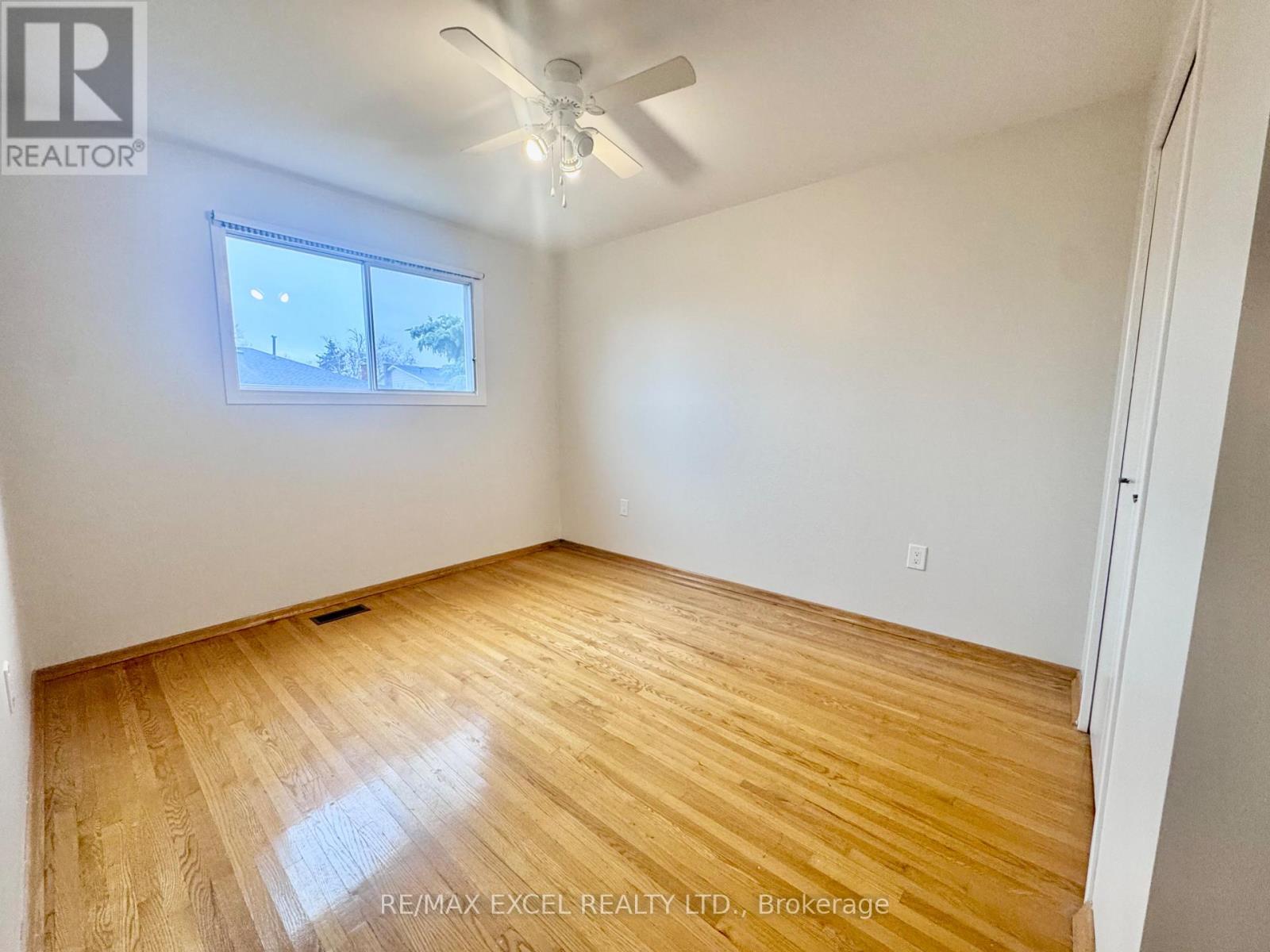 Upper - 63 Hornshill Drive, Toronto, Ontario  M1S 3J3 - Photo 11 - E12432627