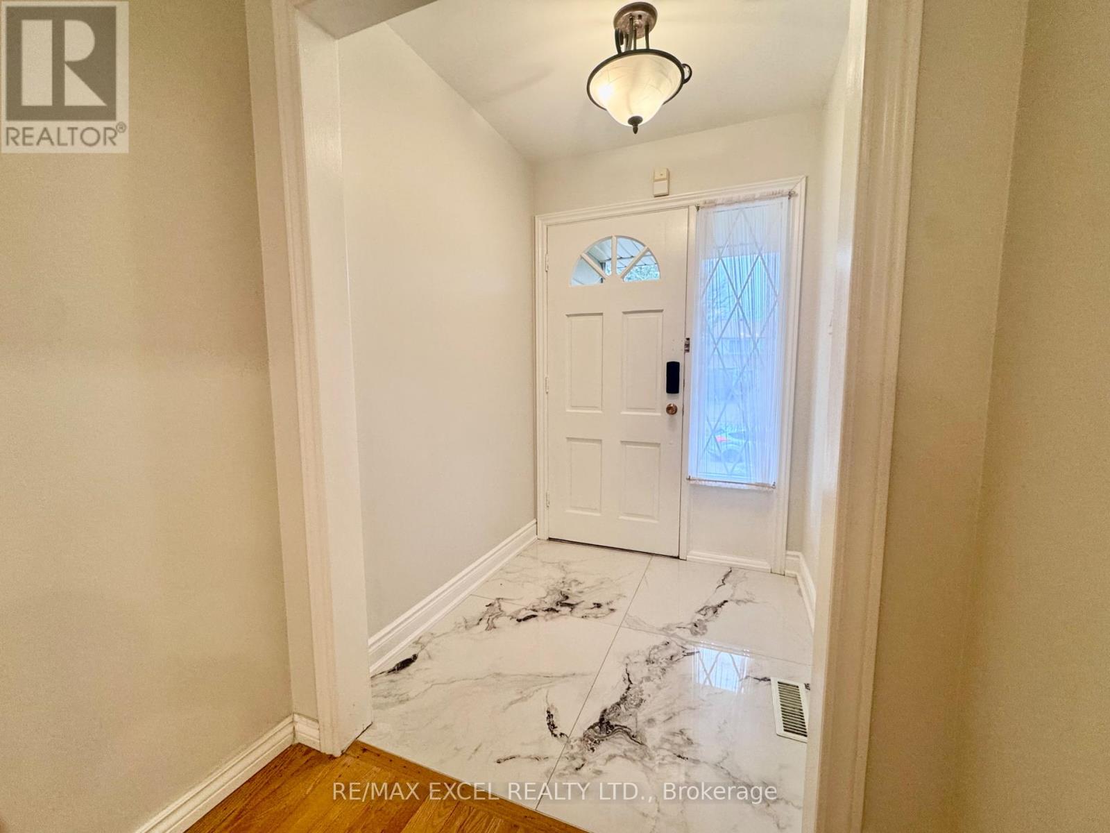 Upper - 63 Hornshill Drive, Toronto, Ontario  M1S 3J3 - Photo 2 - E12432627