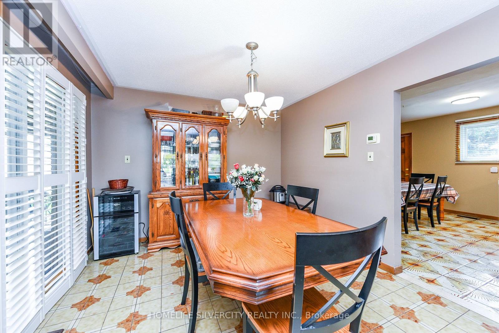 3350 Lehigh Crescent, Mississauga, Ontario  L4T 1W8 - Photo 13 - W12432044