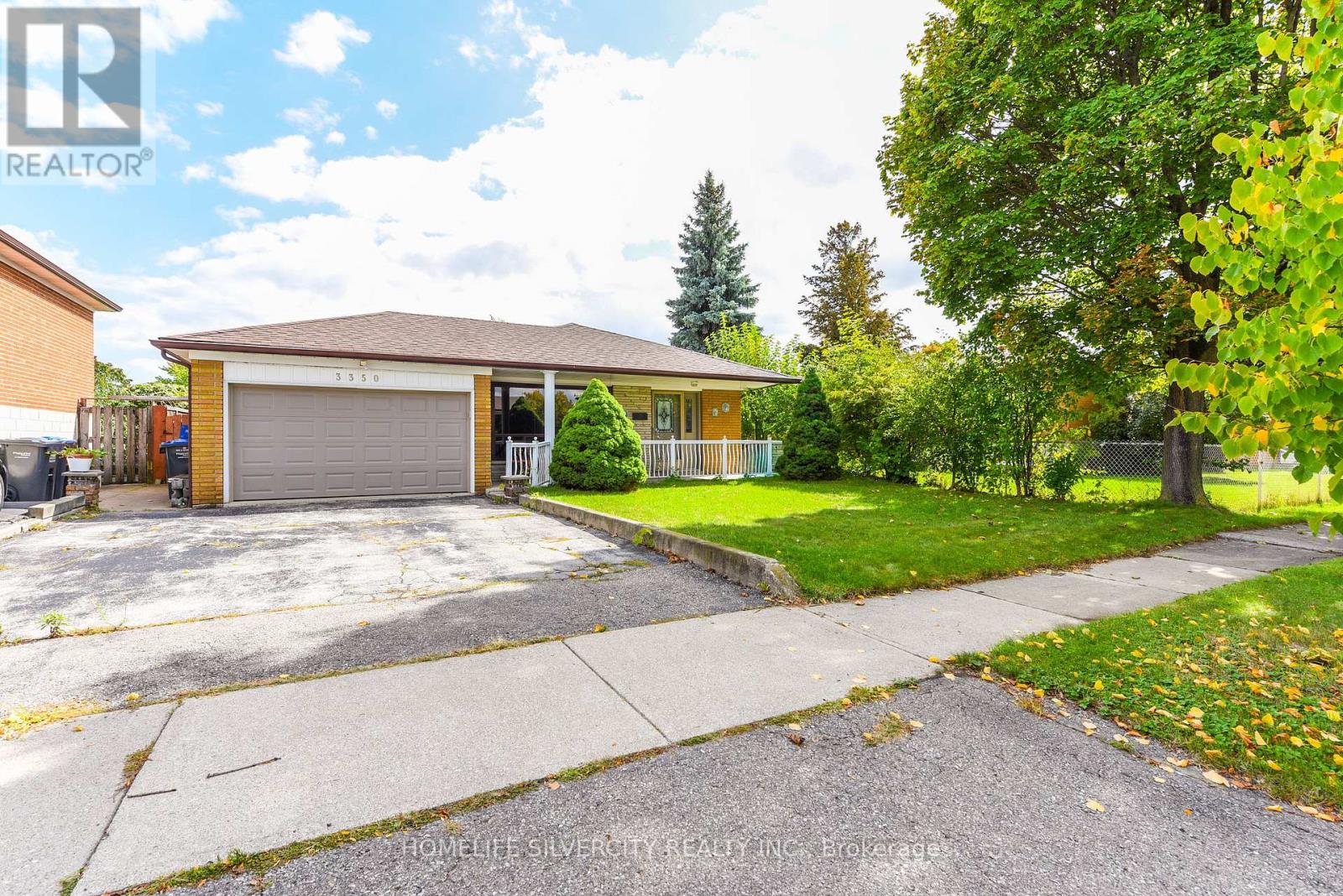 3350 Lehigh Crescent, Mississauga, Ontario  L4T 1W8 - Photo 3 - W12432044