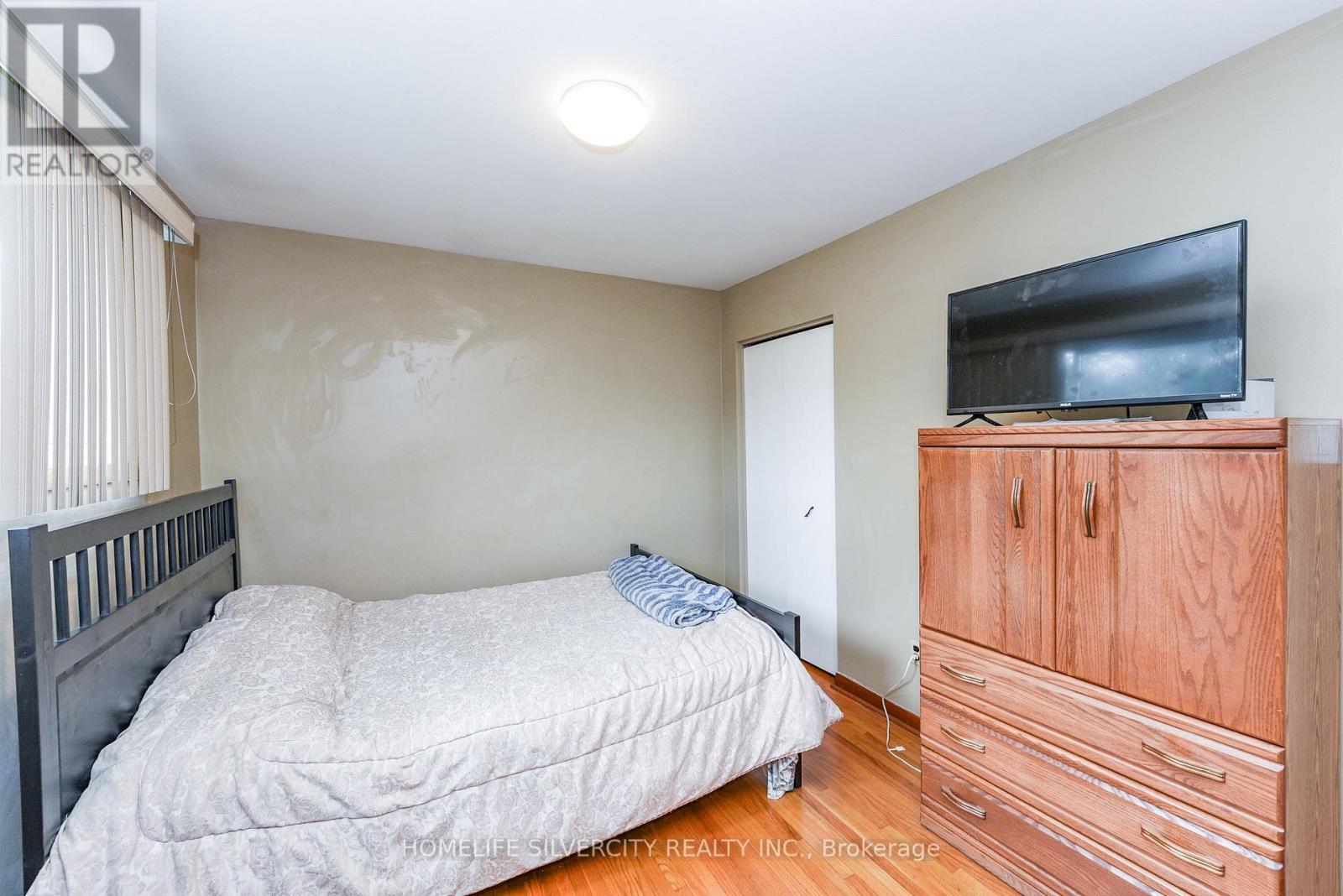 3350 Lehigh Crescent, Mississauga, Ontario  L4T 1W8 - Photo 24 - W12432044