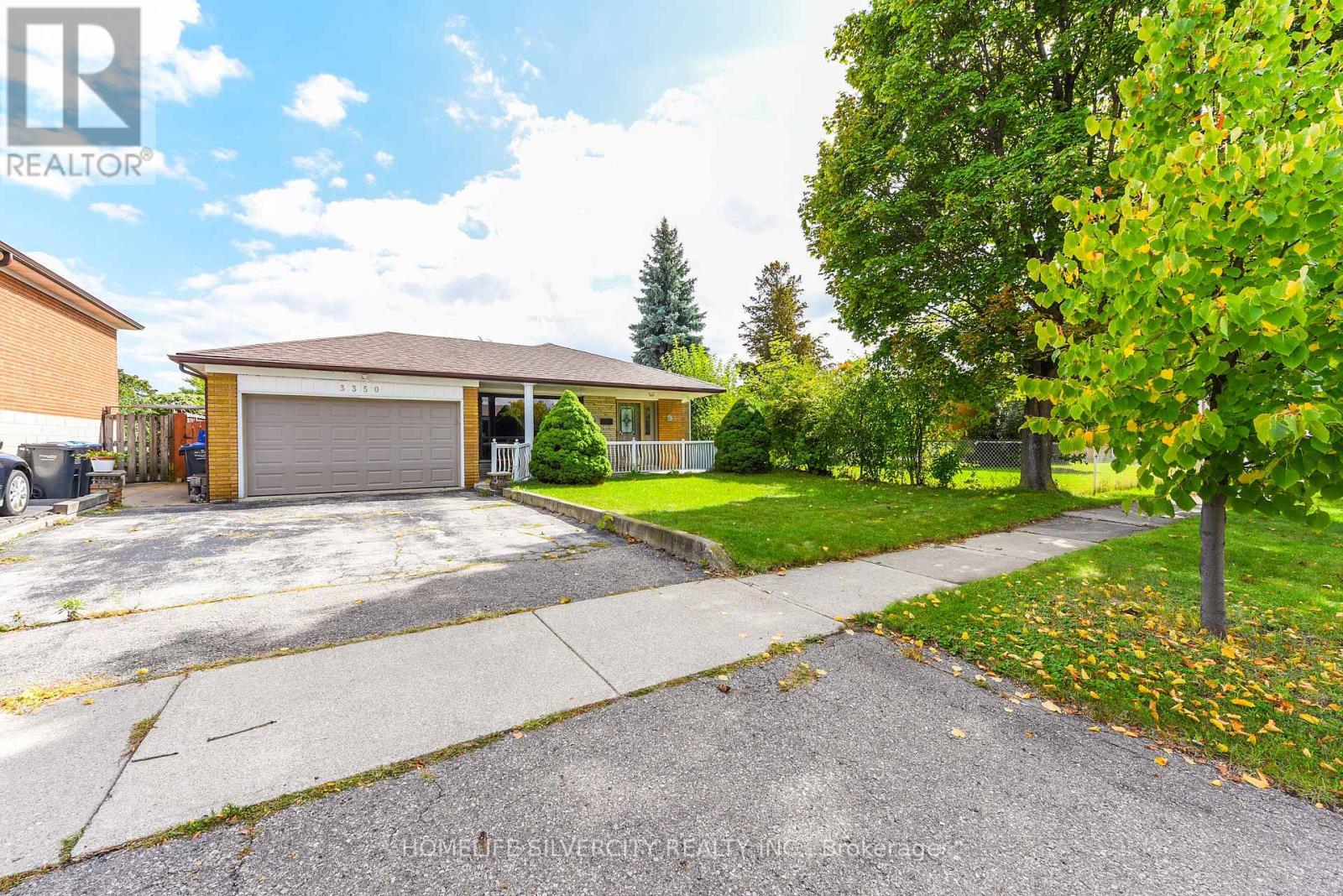 3350 Lehigh Crescent, Mississauga, Ontario  L4T 1W8 - Photo 4 - W12432044