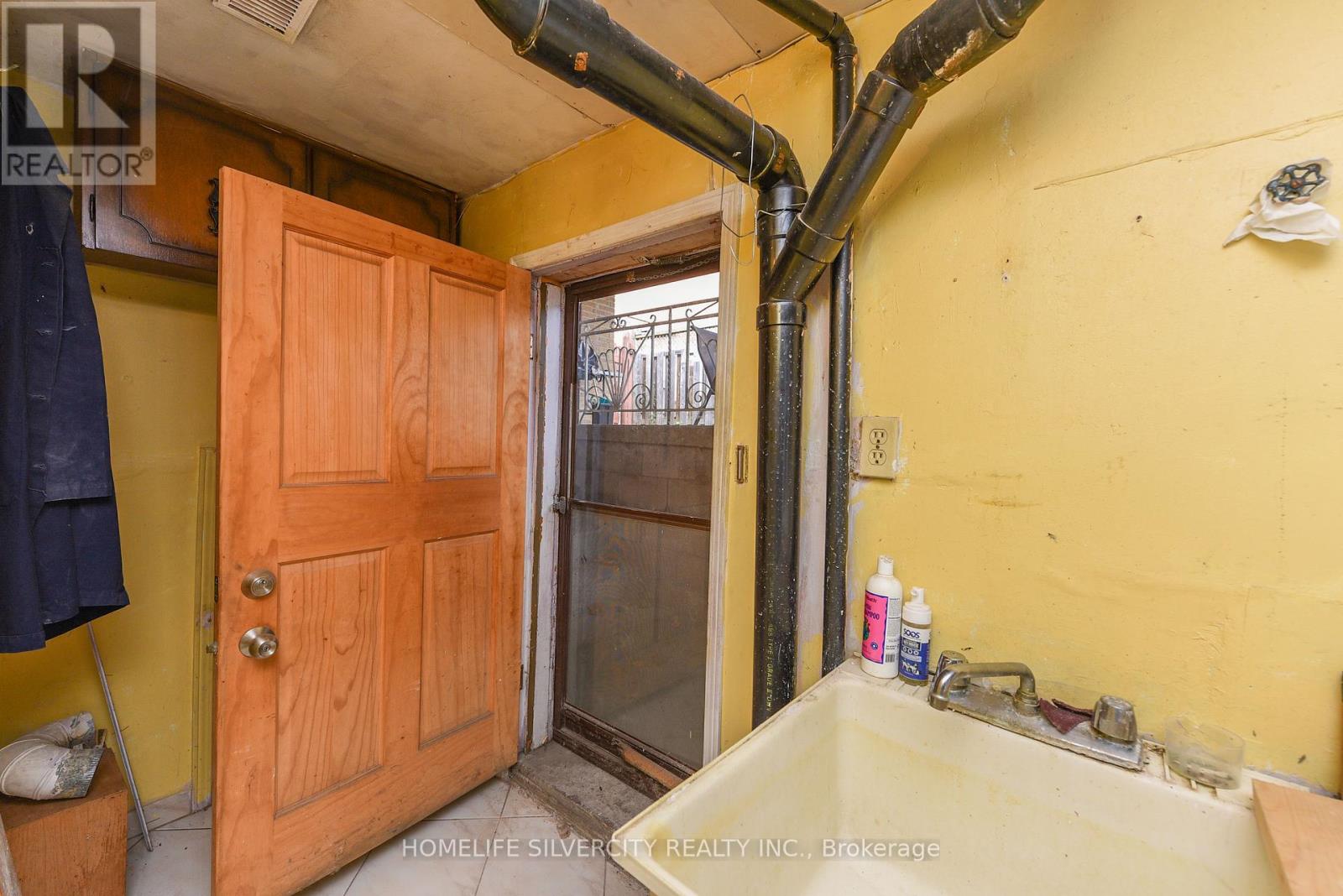 3350 Lehigh Crescent, Mississauga, Ontario  L4T 1W8 - Photo 43 - W12432044