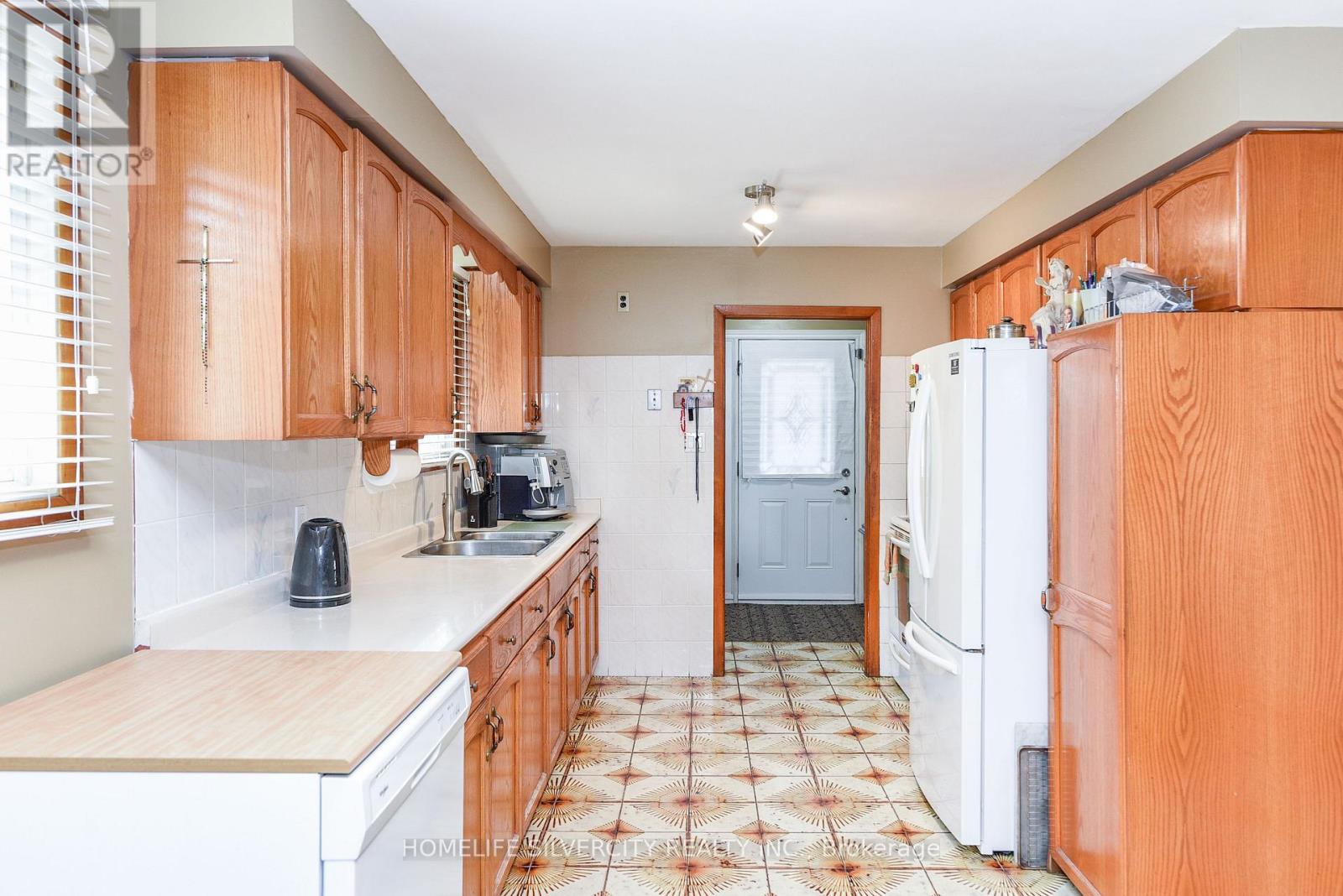 3350 Lehigh Crescent, Mississauga, Ontario  L4T 1W8 - Photo 18 - W12432044