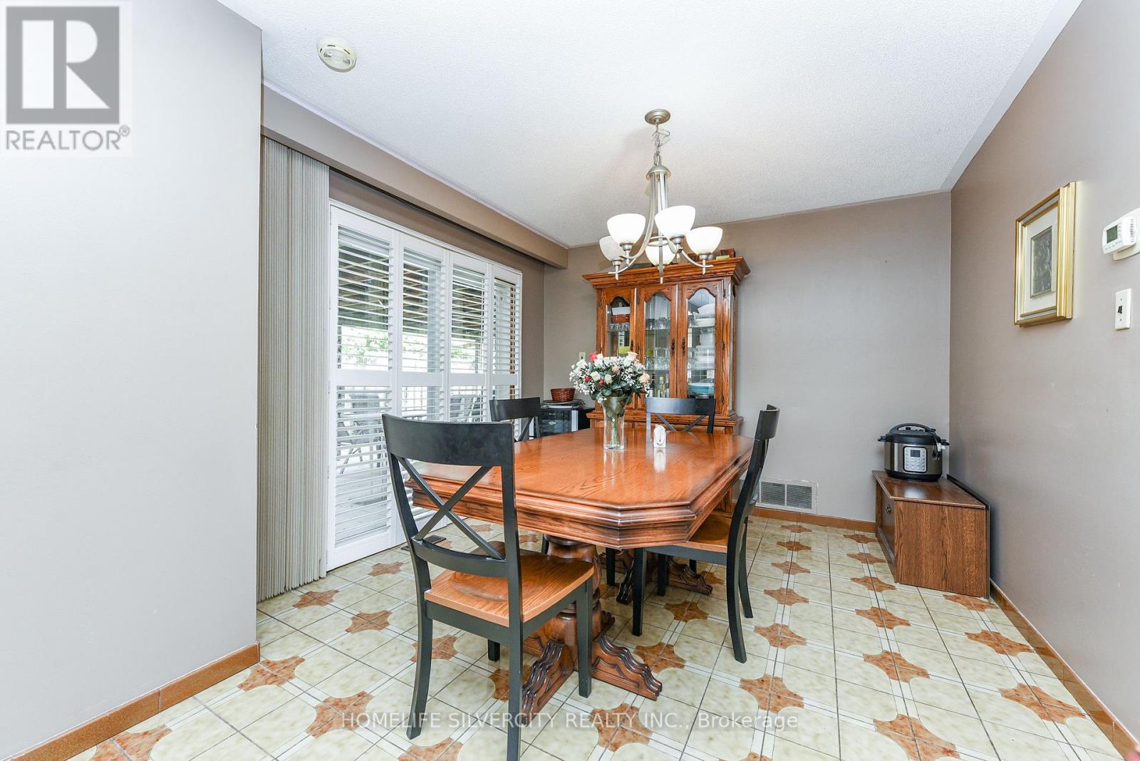 3350 Lehigh Crescent, Mississauga, Ontario  L4T 1W8 - Photo 9 - W12432044