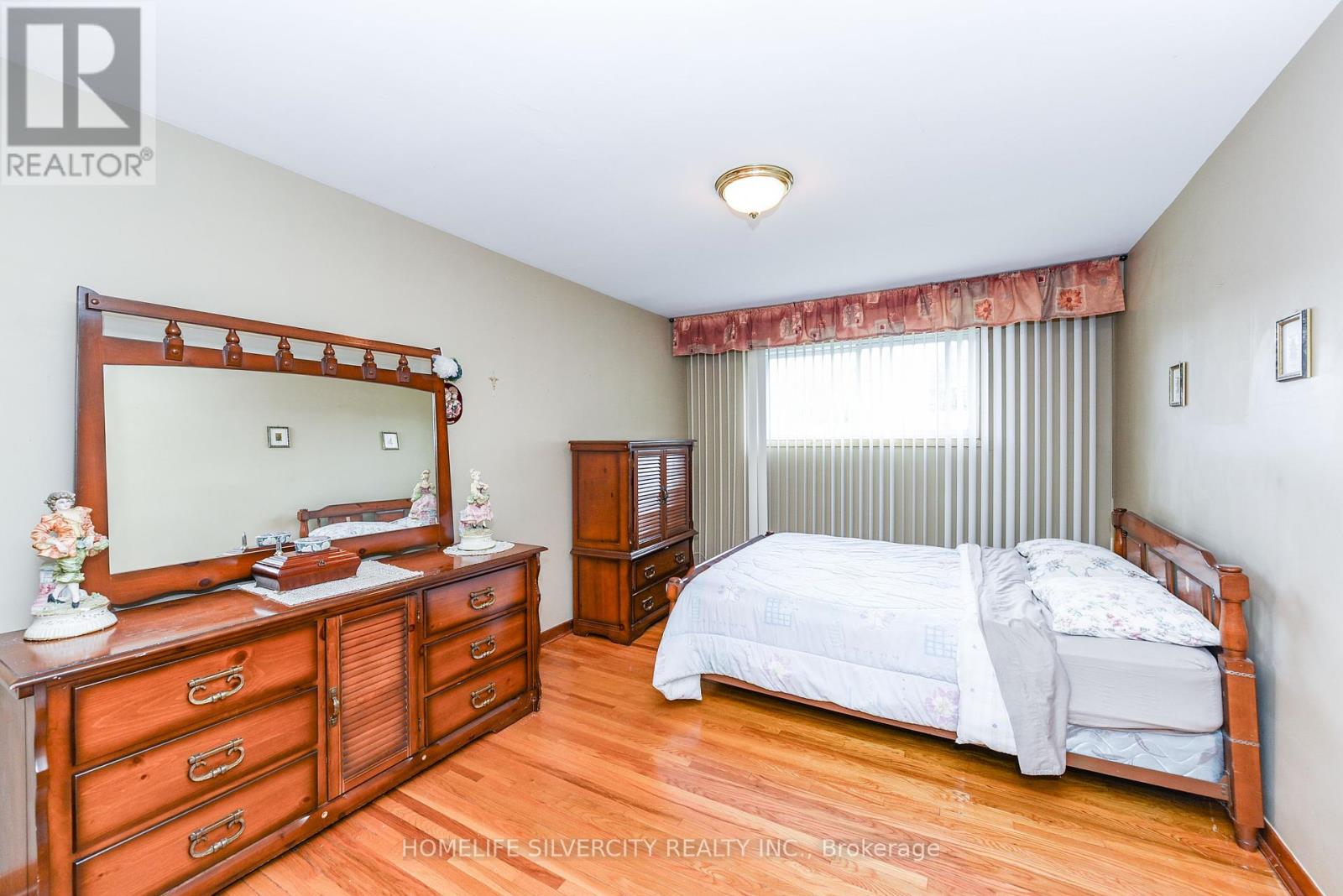 3350 Lehigh Crescent, Mississauga, Ontario  L4T 1W8 - Photo 27 - W12432044