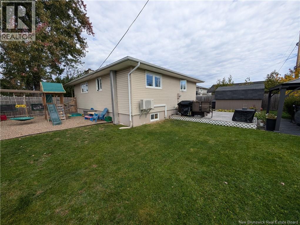 1275 Vantassell, Bathurst, New Brunswick  E2A 4C7 - Photo 14 - NB127583