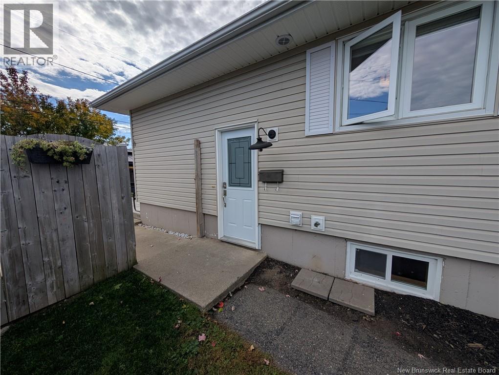 1275 Vantassell, Bathurst, New Brunswick  E2A 4C7 - Photo 6 - NB127583