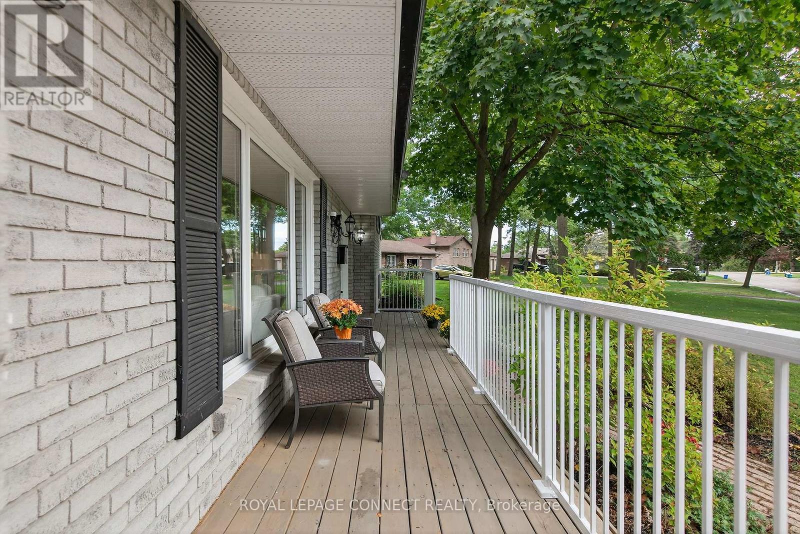 10 Donaldson Road, East Gwillimbury, Ontario  L9N 1J2 - Photo 3 - N12432507
