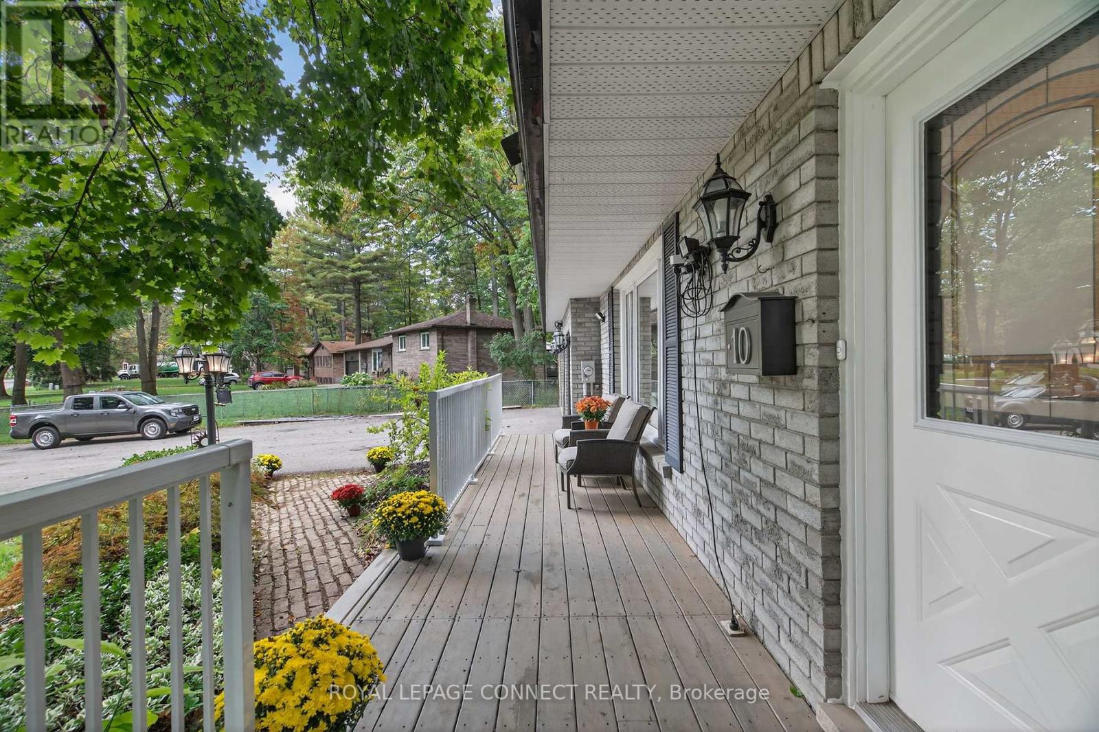 10 Donaldson Road, East Gwillimbury, Ontario  L9N 1J2 - Photo 5 - N12432507