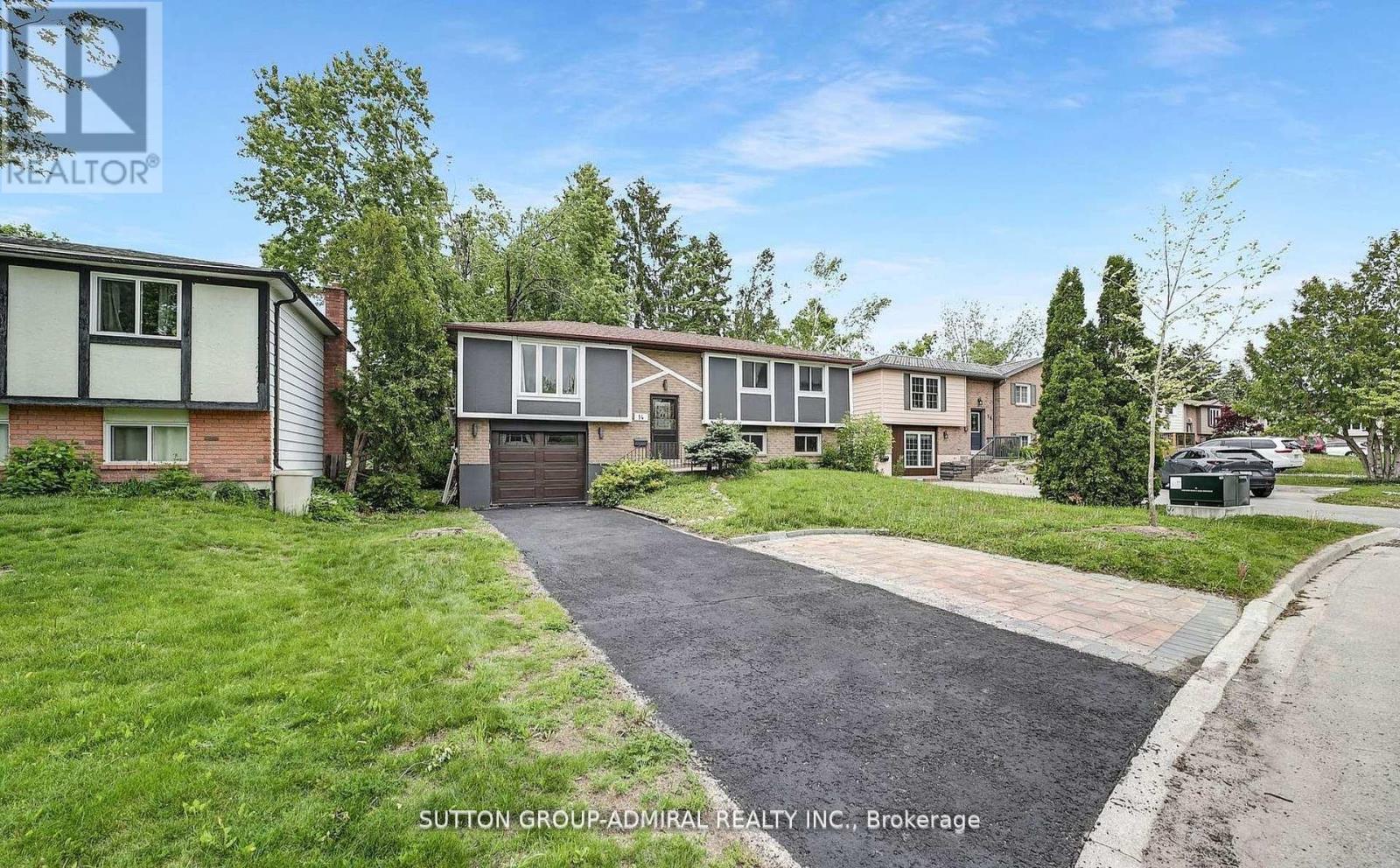 14 CHIPPAWA (MAIN) COURT, Barrie, Ontario