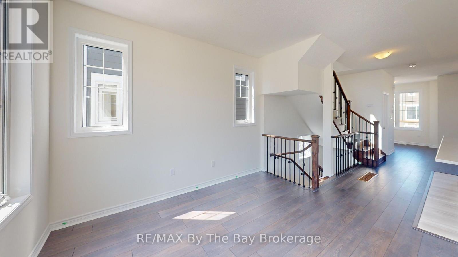 103 Surf Drive, Wasaga Beach, Ontario  L9Z 0G3 - Photo 17 - S12432672