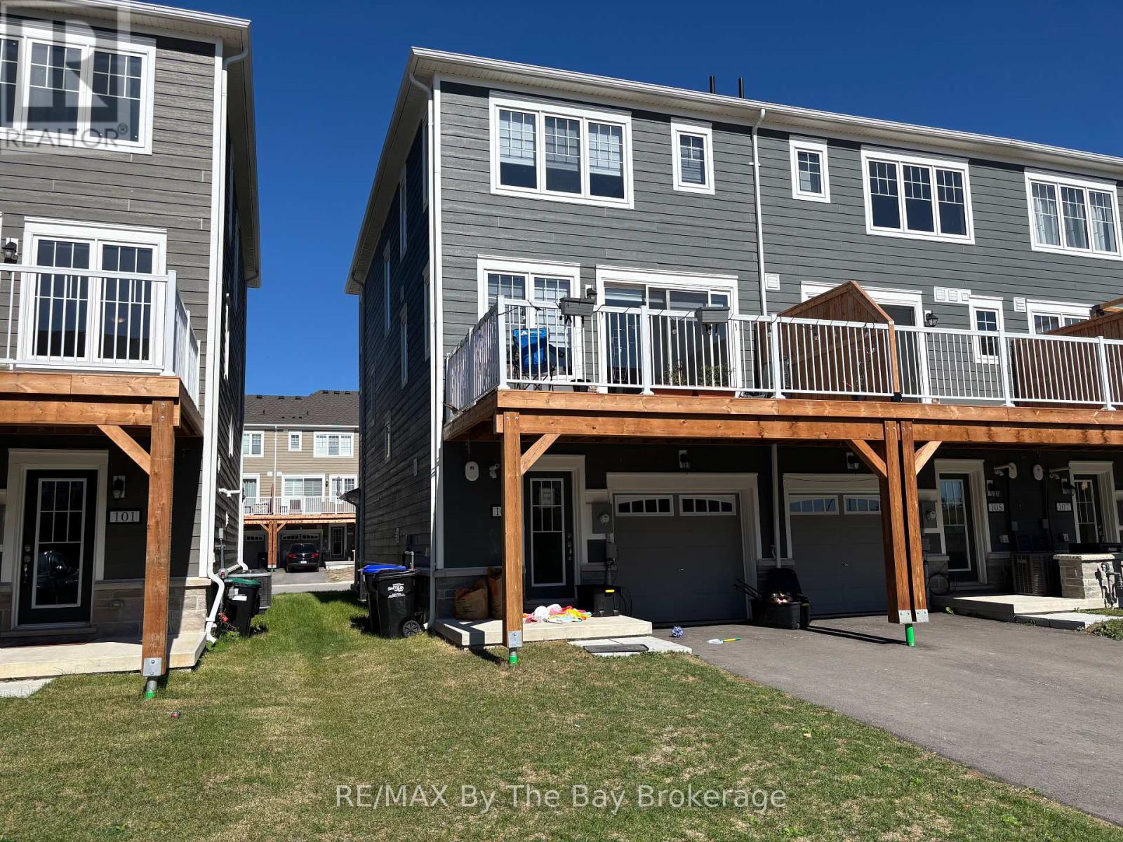 103 Surf Drive, Wasaga Beach, Ontario  L9Z 0G3 - Photo 3 - S12432672