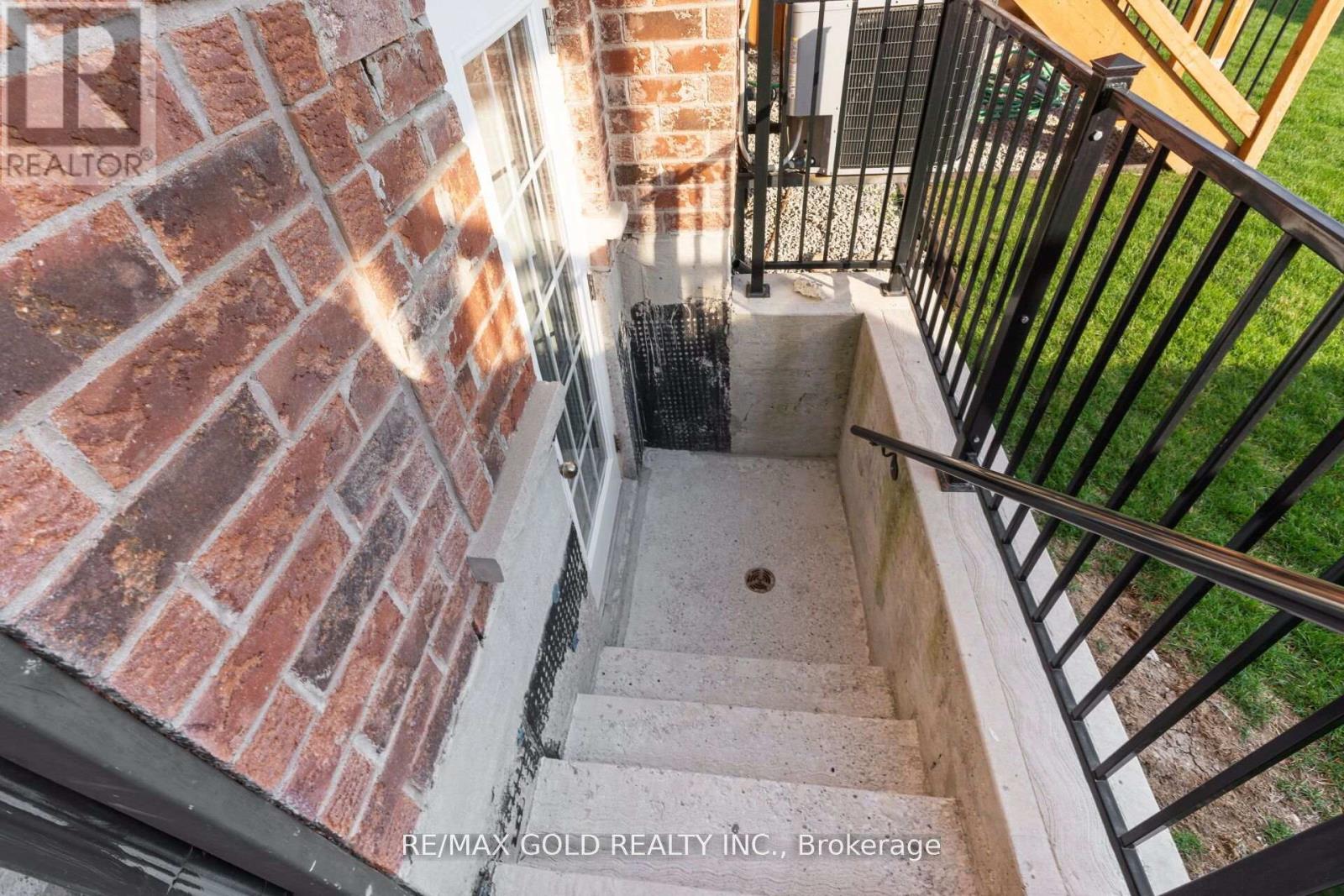 172 Tysonville Circle, Brampton, Ontario  L7A 4B2 - Photo 46 - W12432529