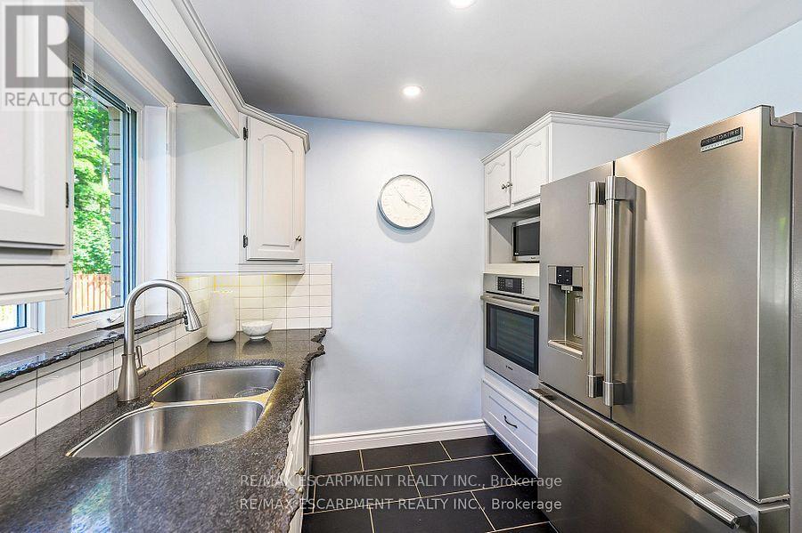 6487 Panton Street, Burlington, Ontario  L7P 0L7 - Photo 14 - W12432535